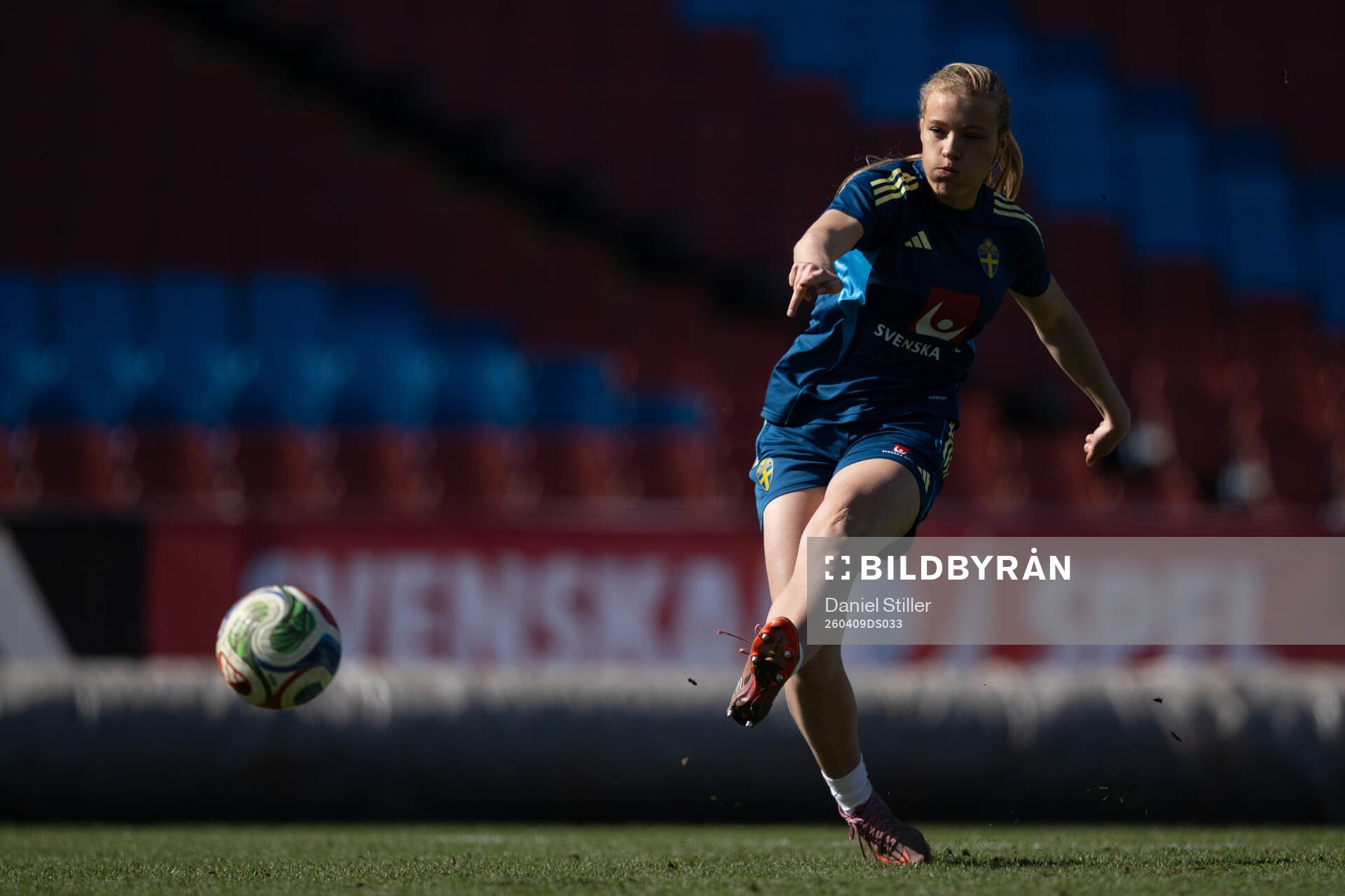Smilla Holmberg  at a training session with the women's