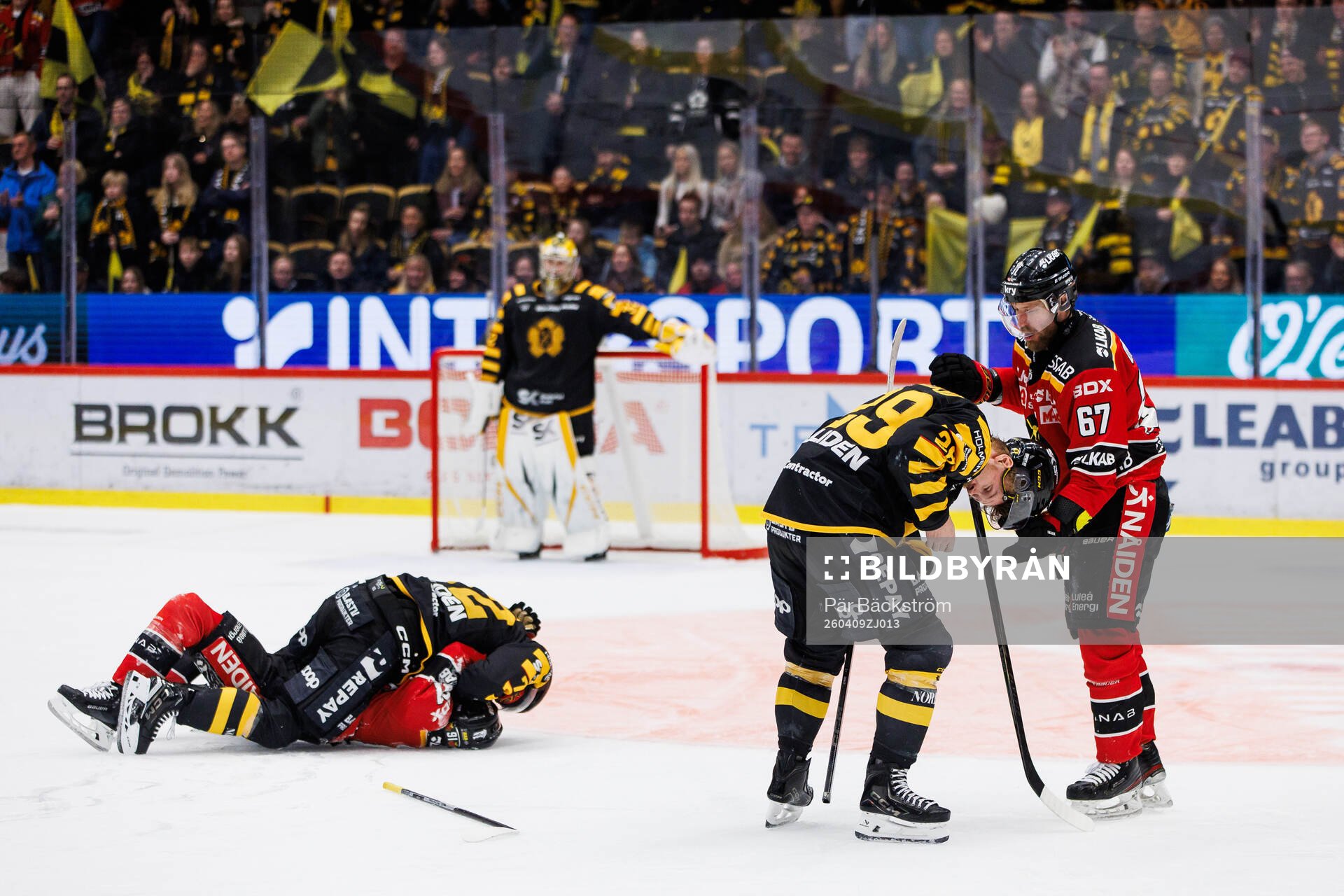 Skellefteås Mikkel Aagaard och Luleås Linus Omark