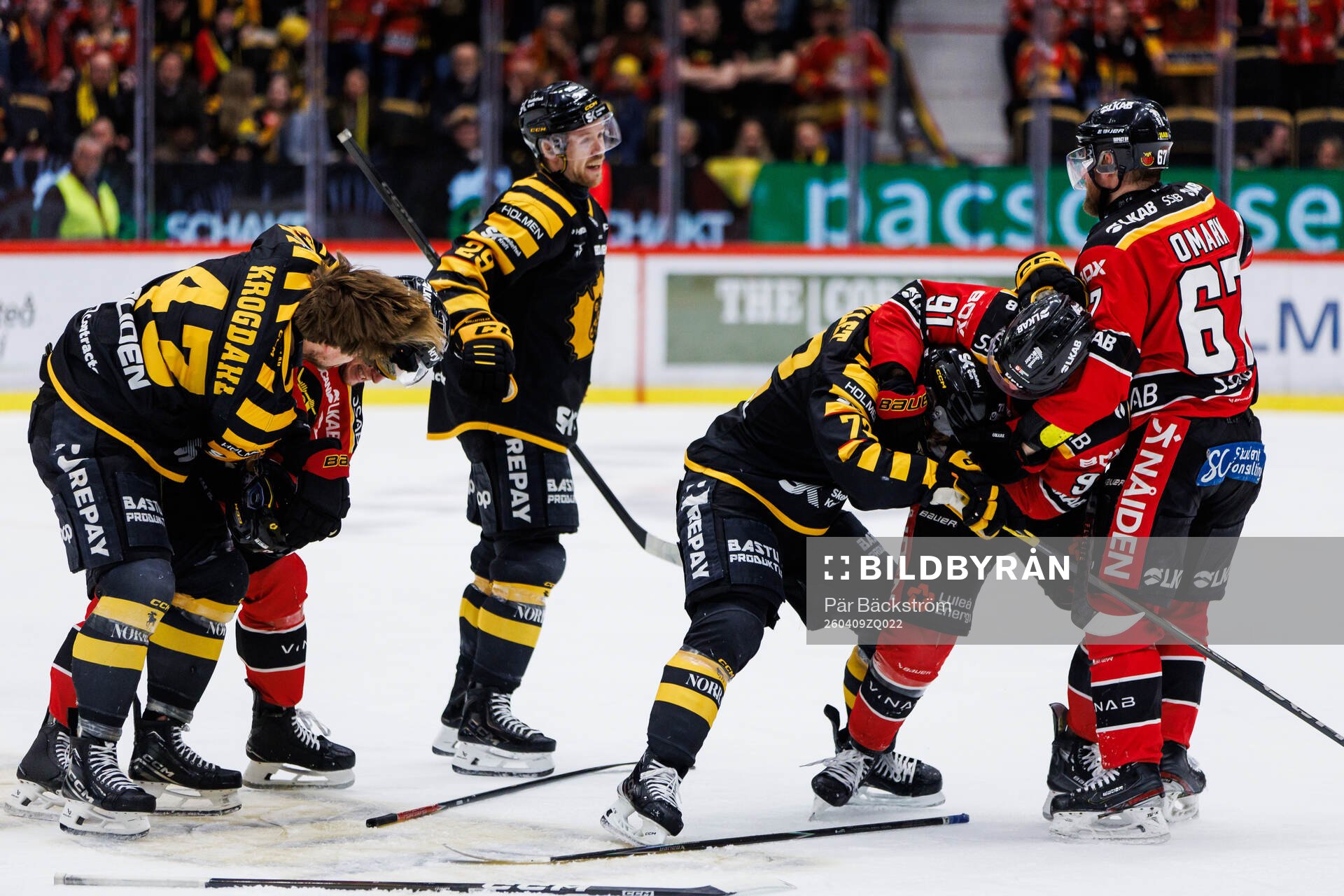 Skellefteås Oskar Vuollet och Luleås Brian O'Neill i