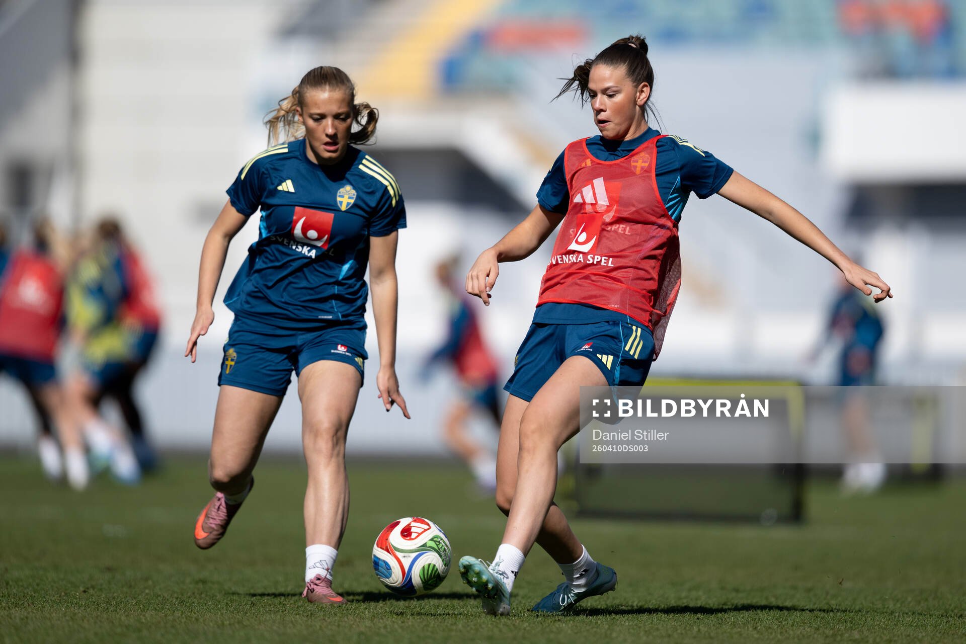 Smilla Holmberg and Bella Andersson at a training session