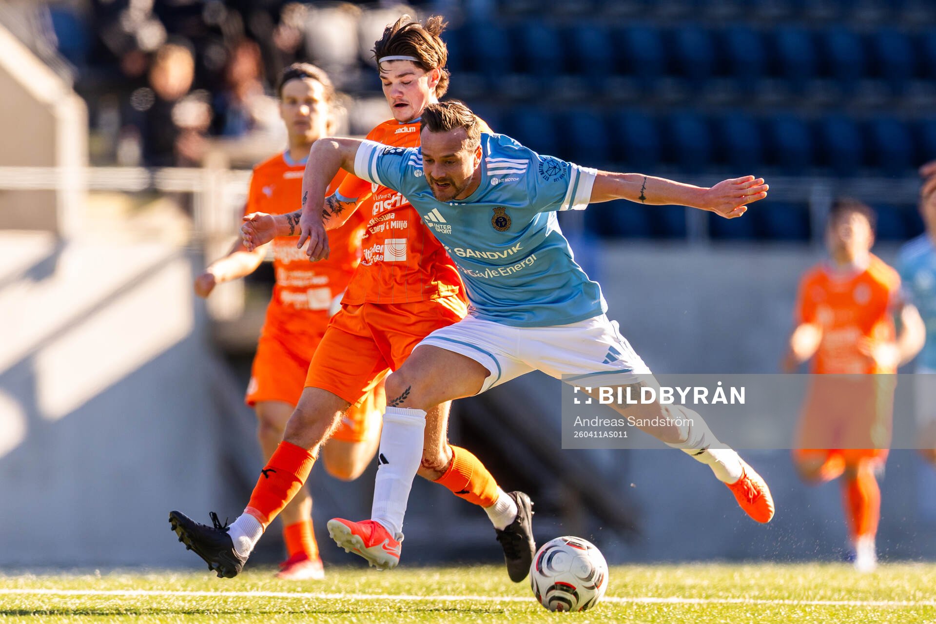 Gefles Eric Larsson och AFC Eskilstunas Sixten Sköldqvist