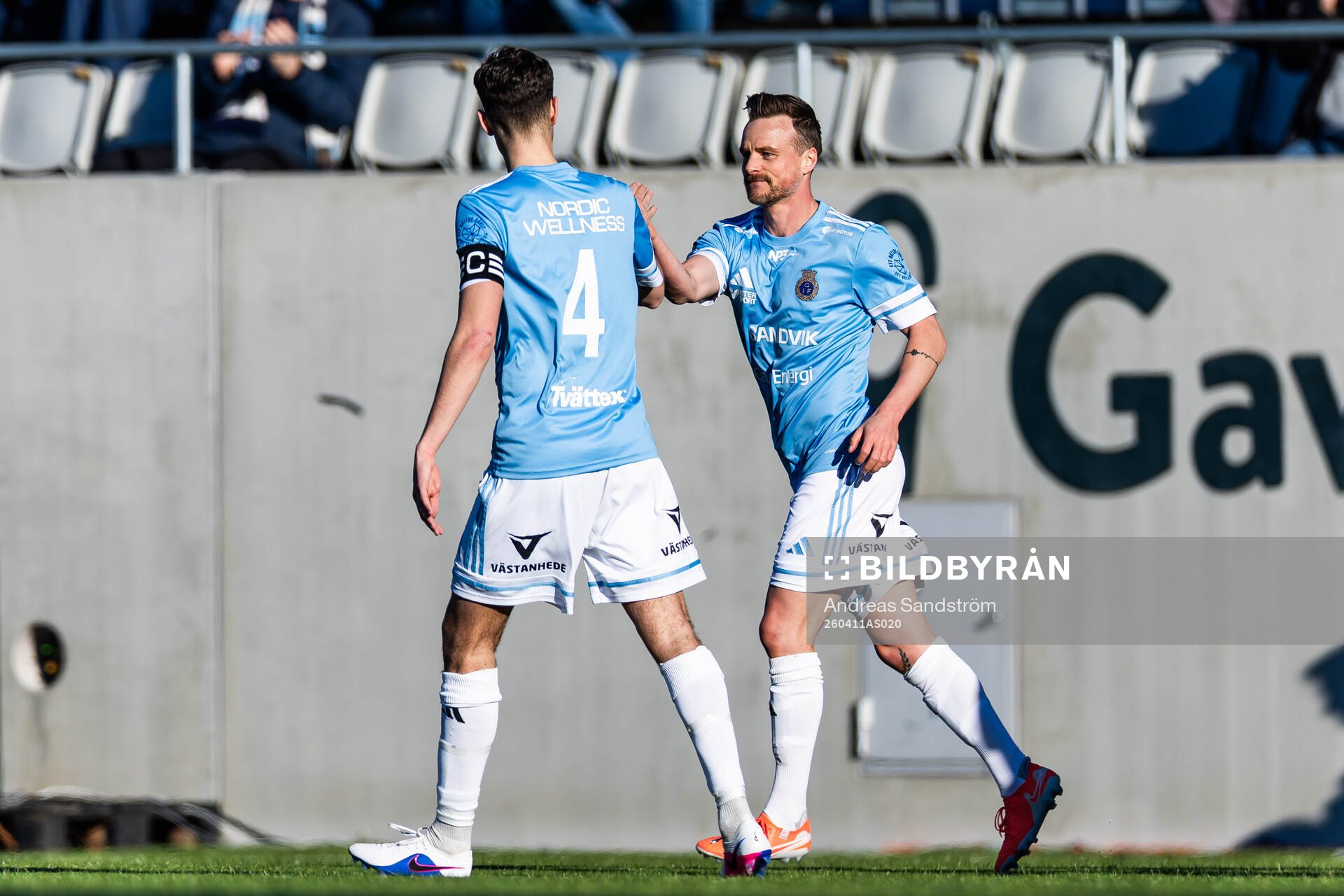 Gefles Eric Larsson och Theodor Hansemon jublar