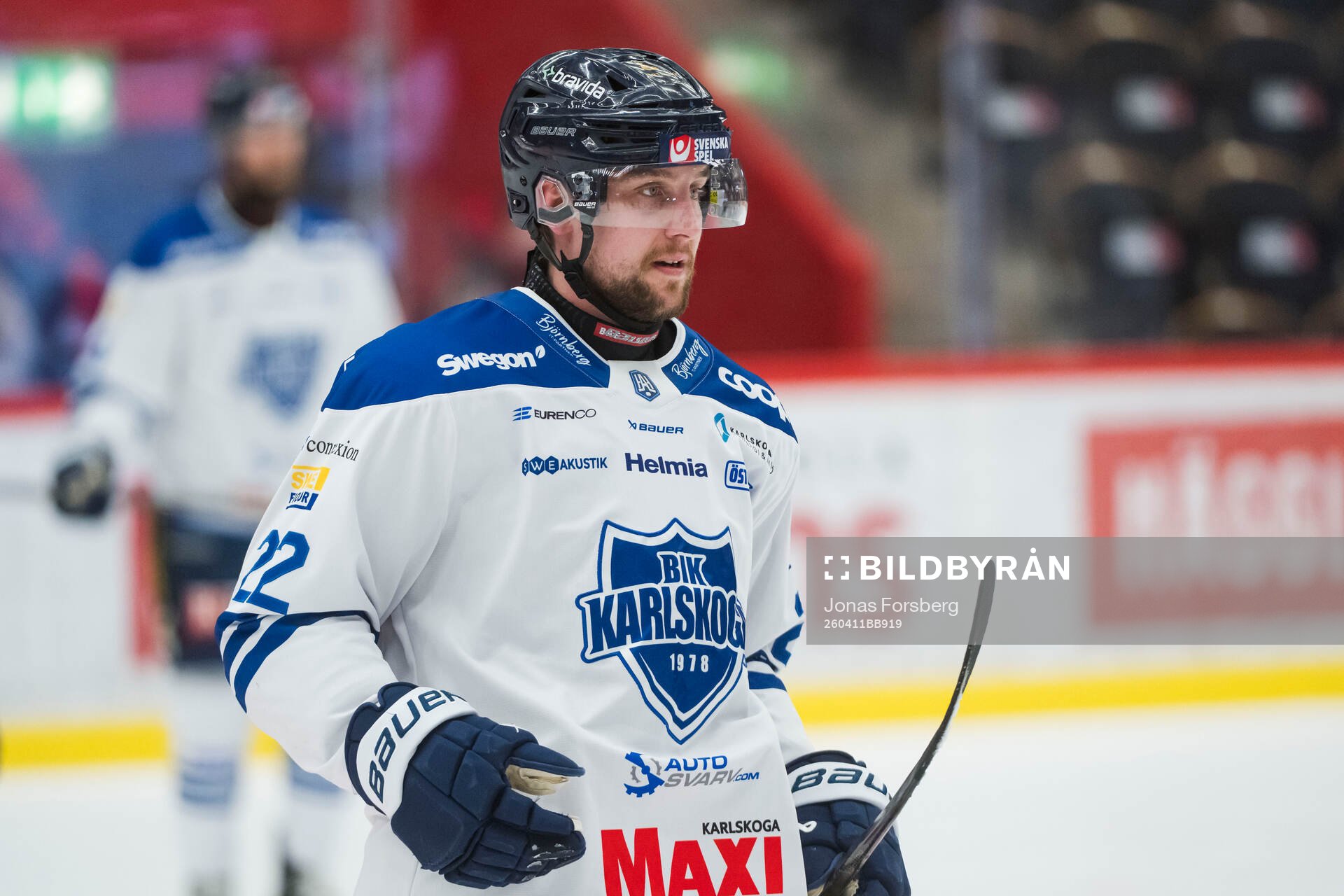 Karlskogas Viktor Lang innan ishockeymatchen i