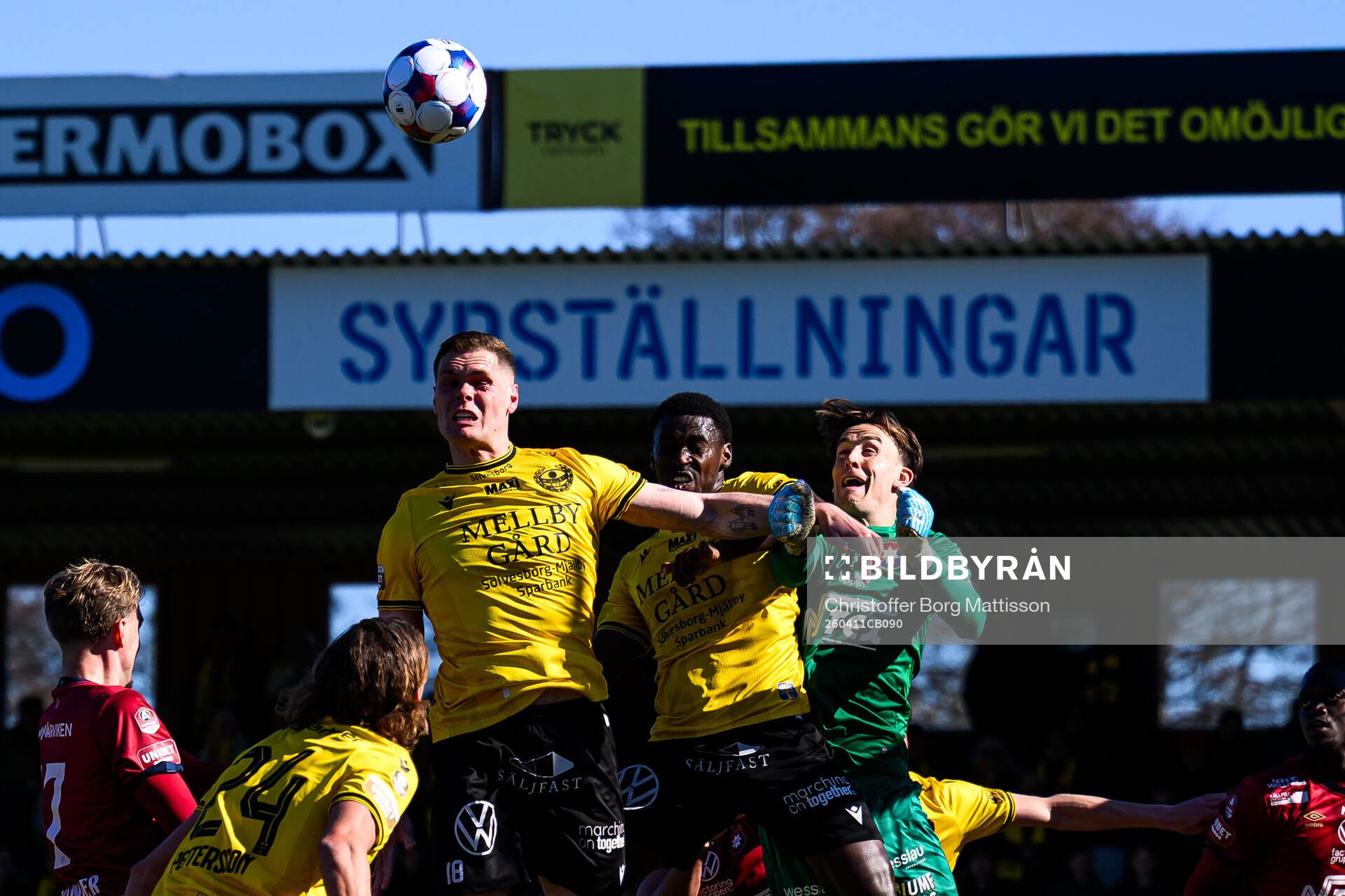 Mjällbys Jacob Bergström och Örgrytes målvakt Hampus