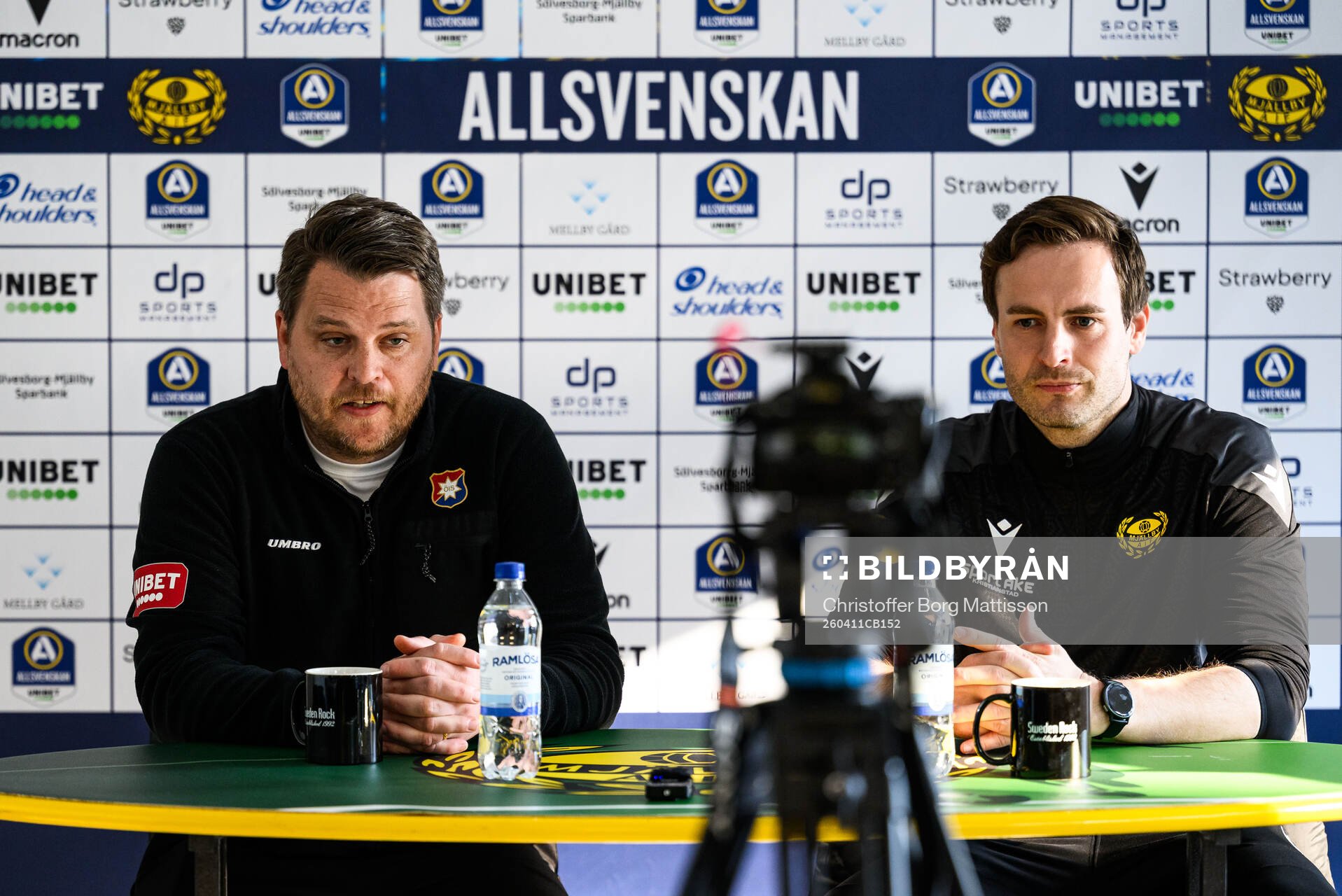 Örgrytes tränare Andreas Holmberg och Mjällbys tränare