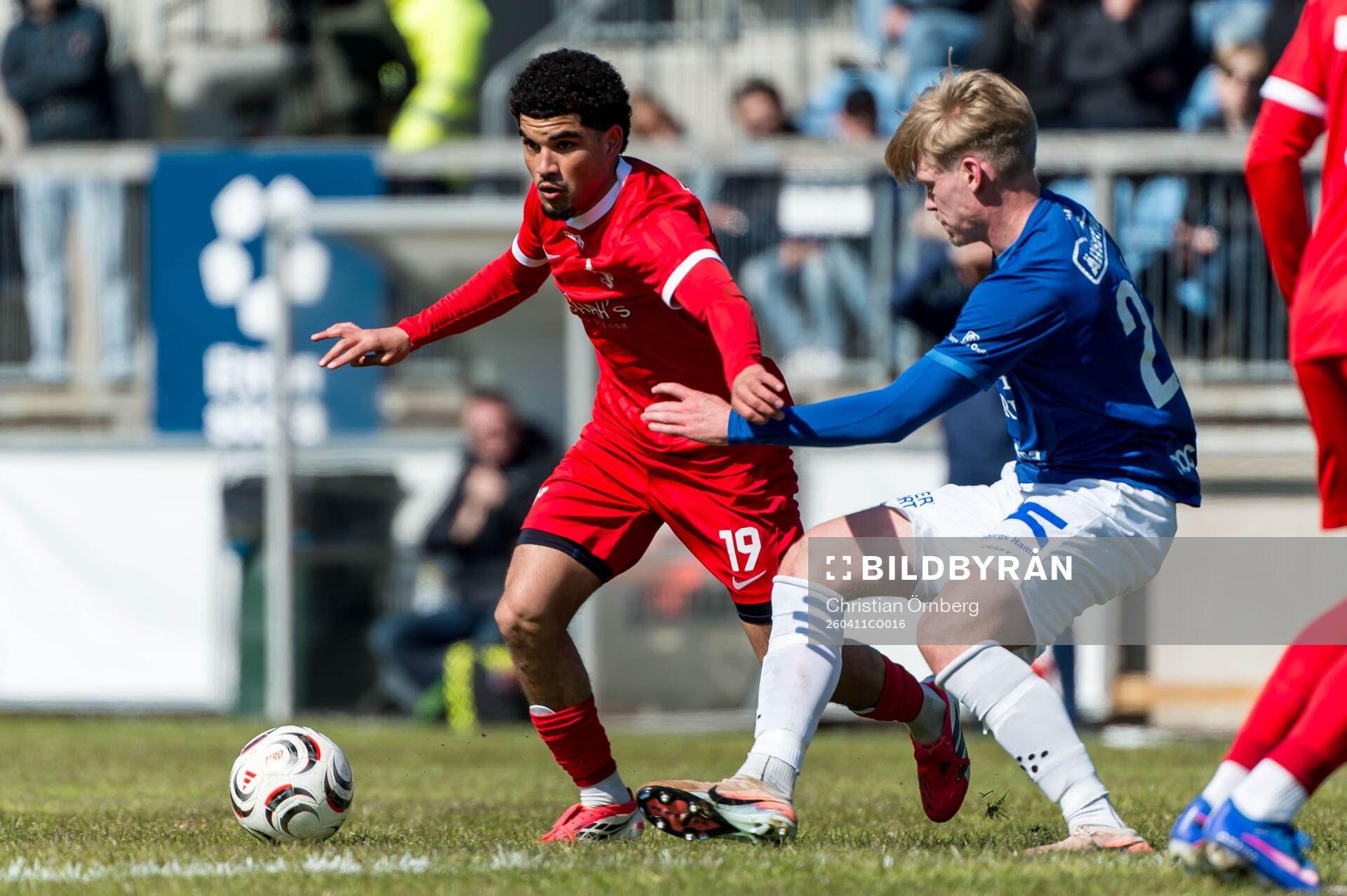 Ariana FCs Mahdi Fatahi och Trelleborgs Johan Brannefalk