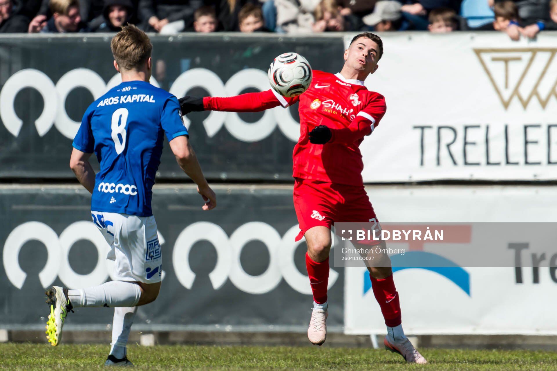 Trelleborgs Oskar Ruuska och Ariana FCs Eren Alievski