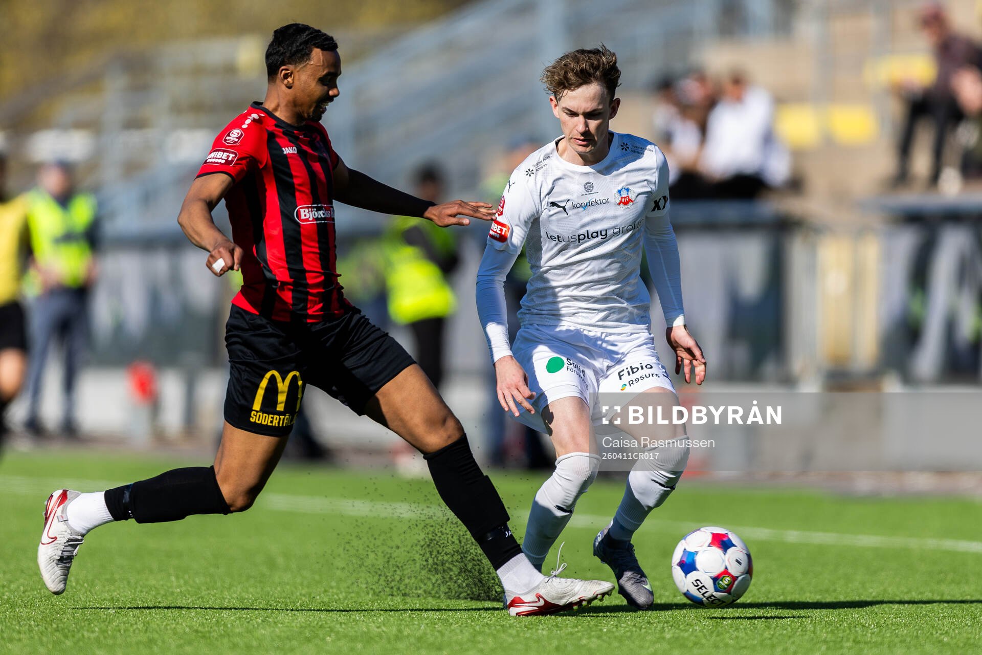 Nordic United FCs Liiban Abdirahman Abadid och Helsingborgs