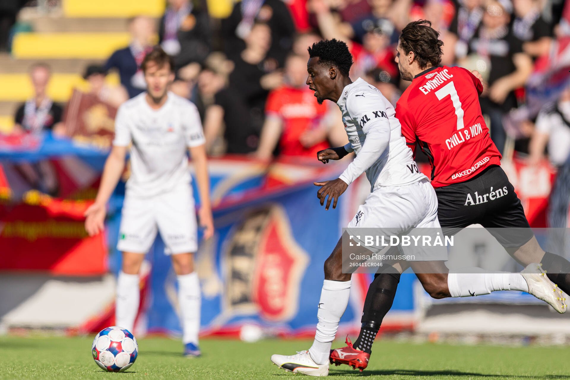 Helsingborgs Daouda Amadou och Nordic United FCs Amar