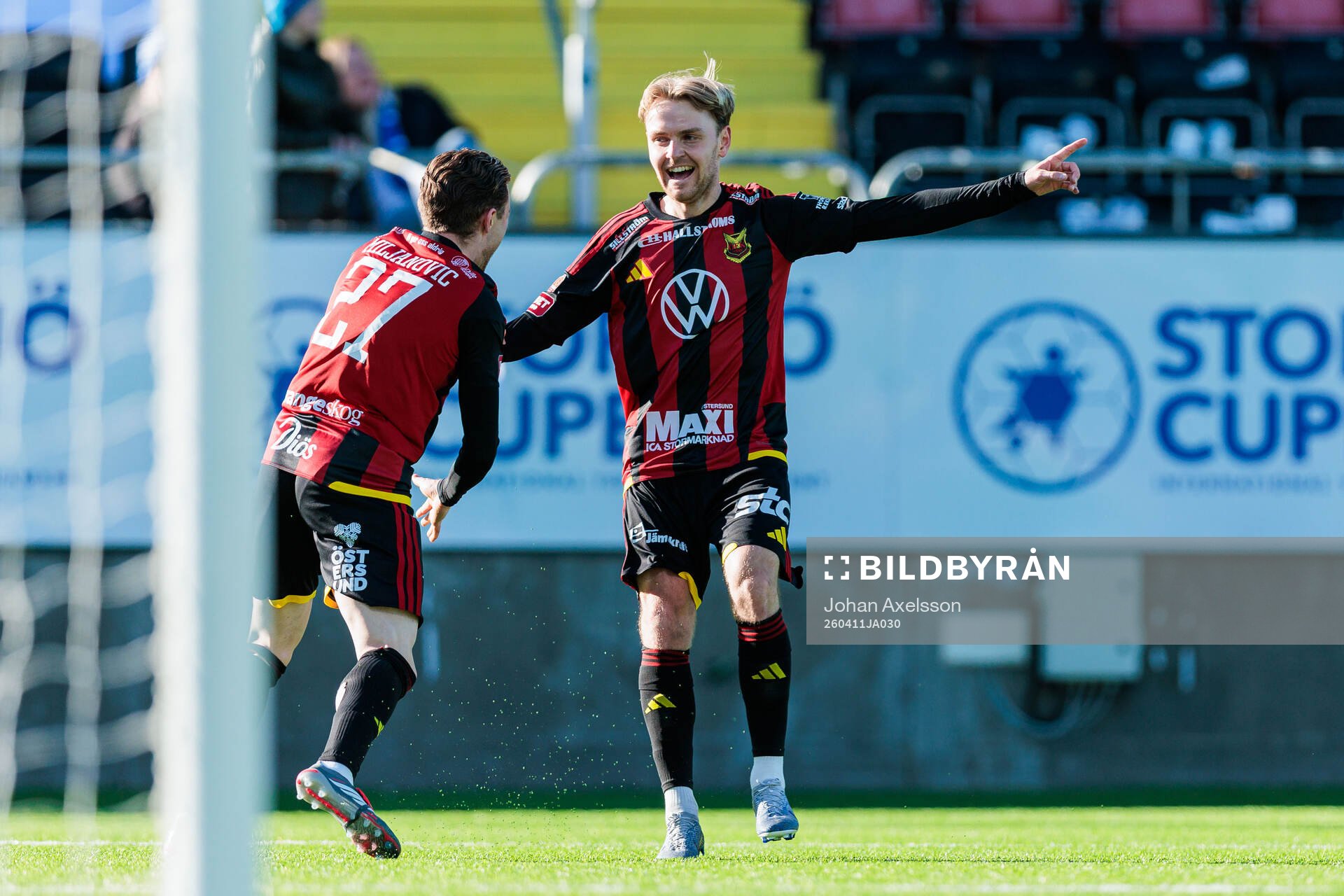 Östersunds Simon Marklund jublar