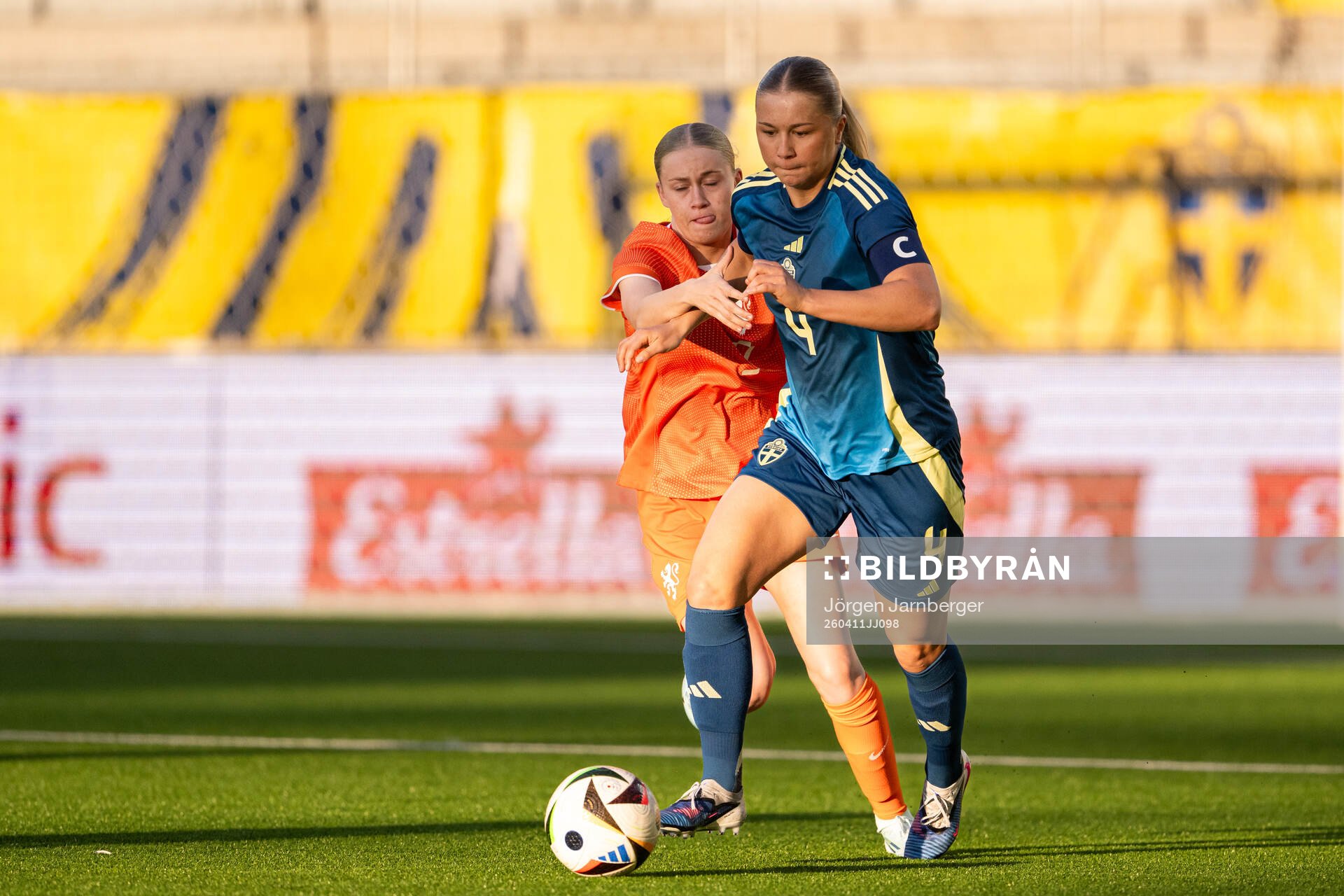 Ranneke Derks of Netherlands and Alice Broman of Sweden
