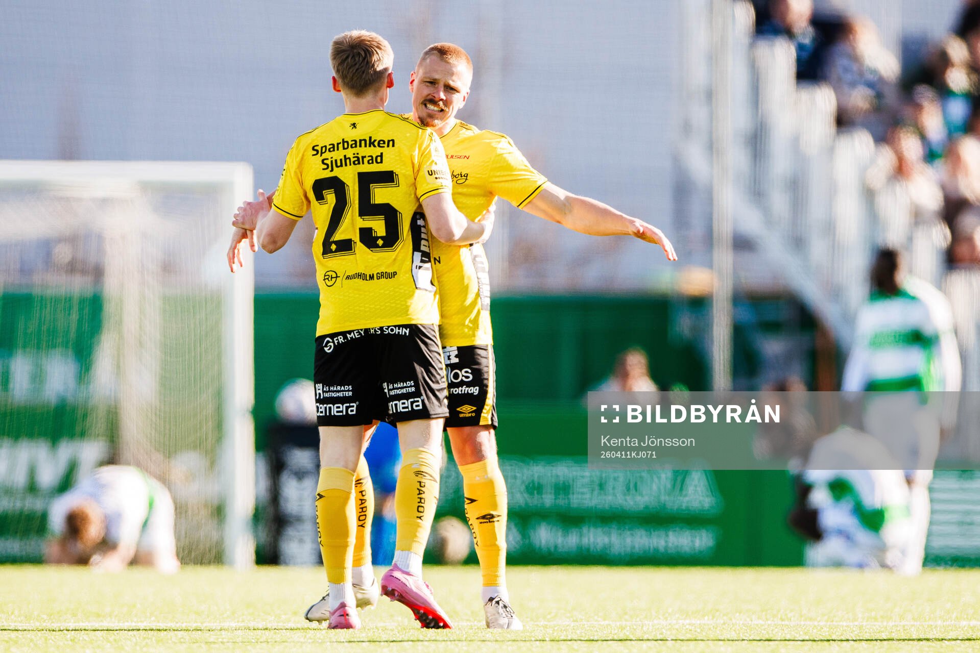 Elfsborgs Ari Sigurpálsson och Per Frick jublar