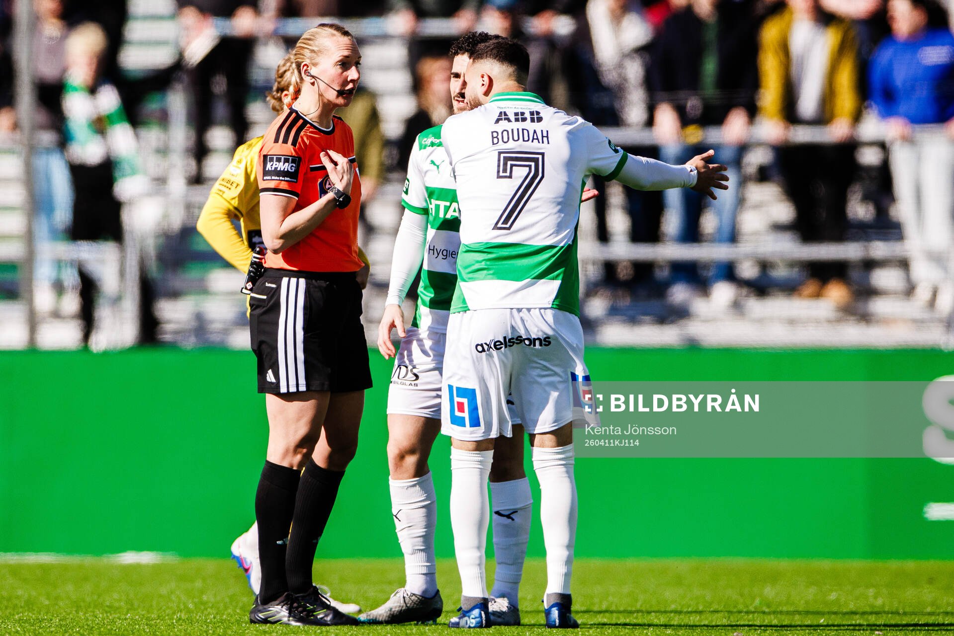 domare Tess Olofsson och Västerås Abdelrahman Boudah Saidi