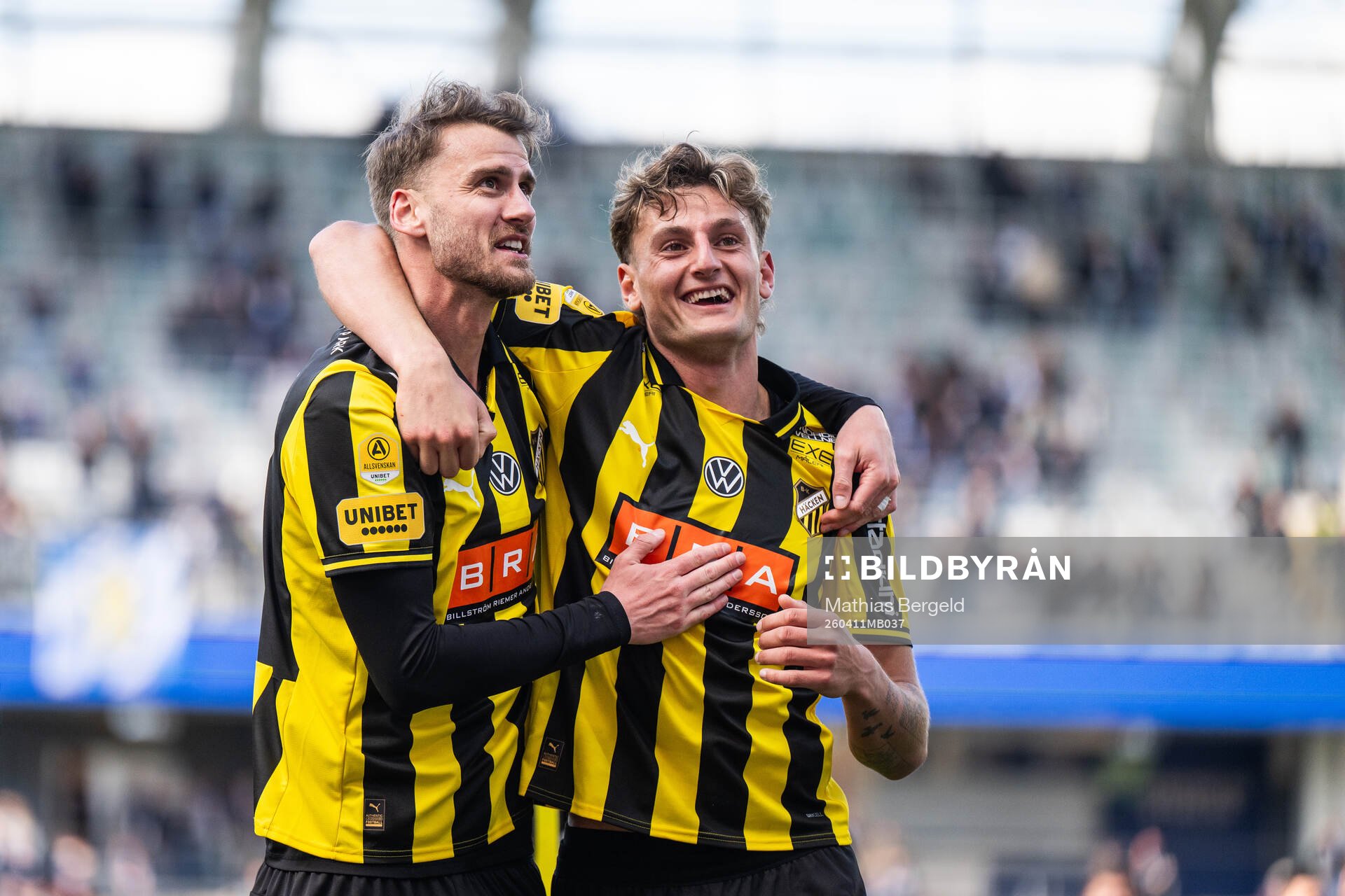 Häckens Johan Hammar och Silas Andersen jublar