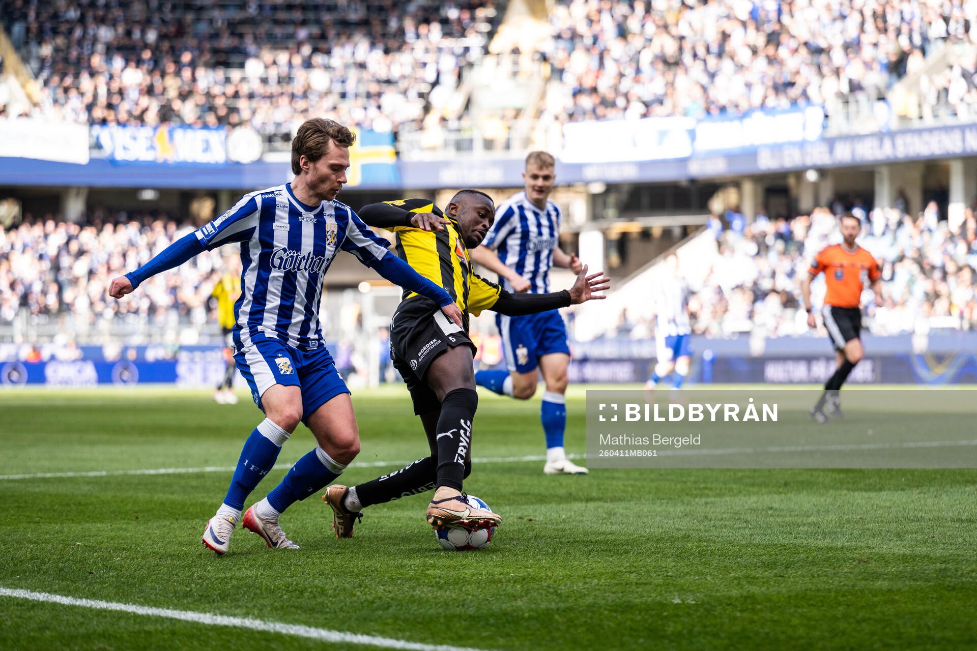 IFK Göteborgs Filip Ottosson och Häckens Brice Wembangomo