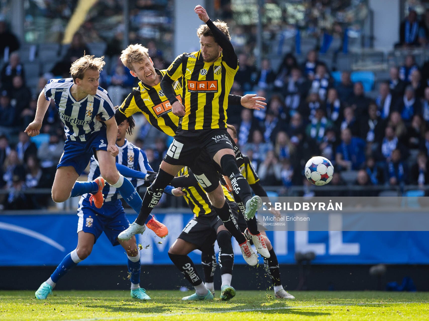 IFK Göteborgs August Erlingmark mot Häckens Filip