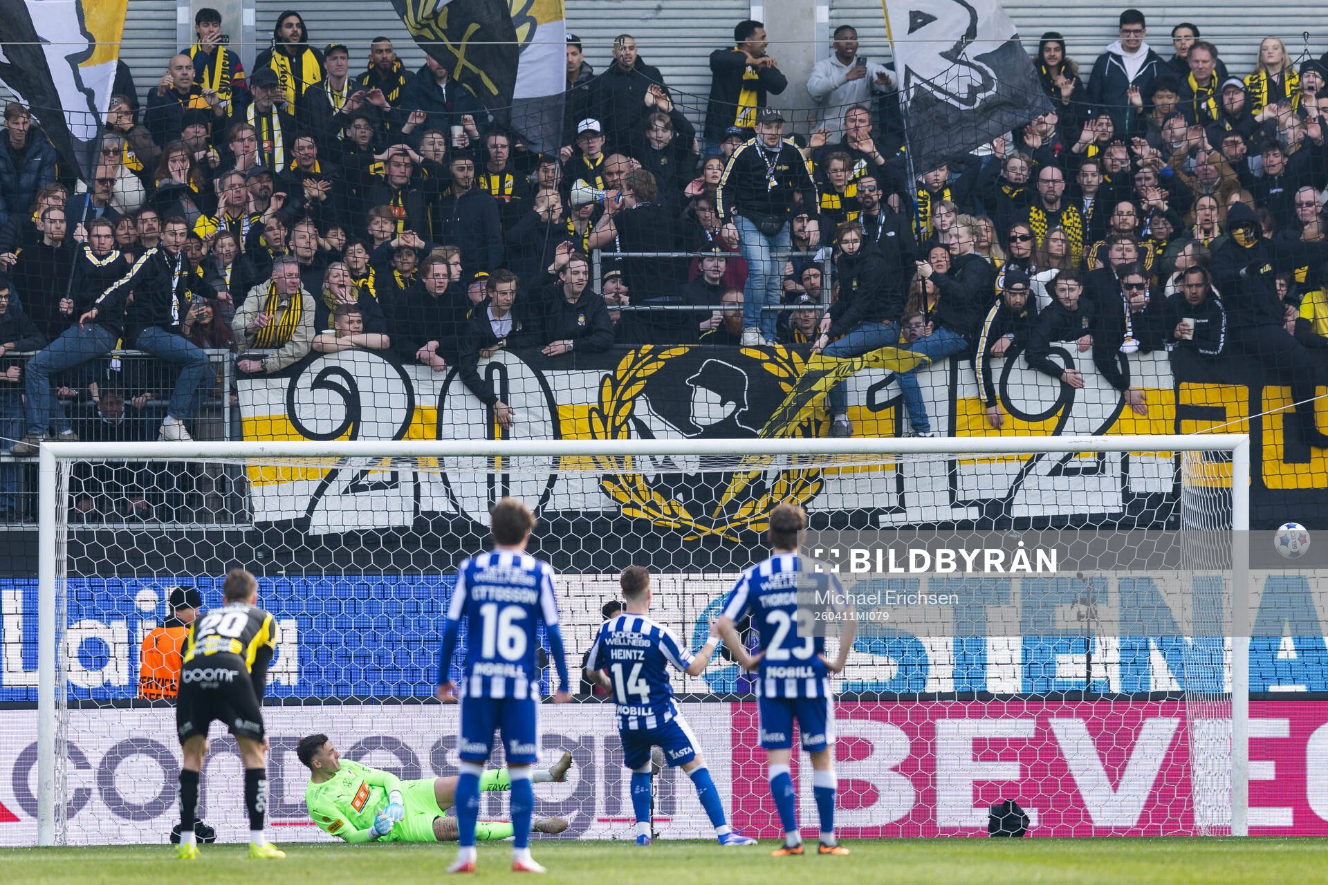 IFK Göteborgs Tobias Heintz missar en straff mot Häckens
