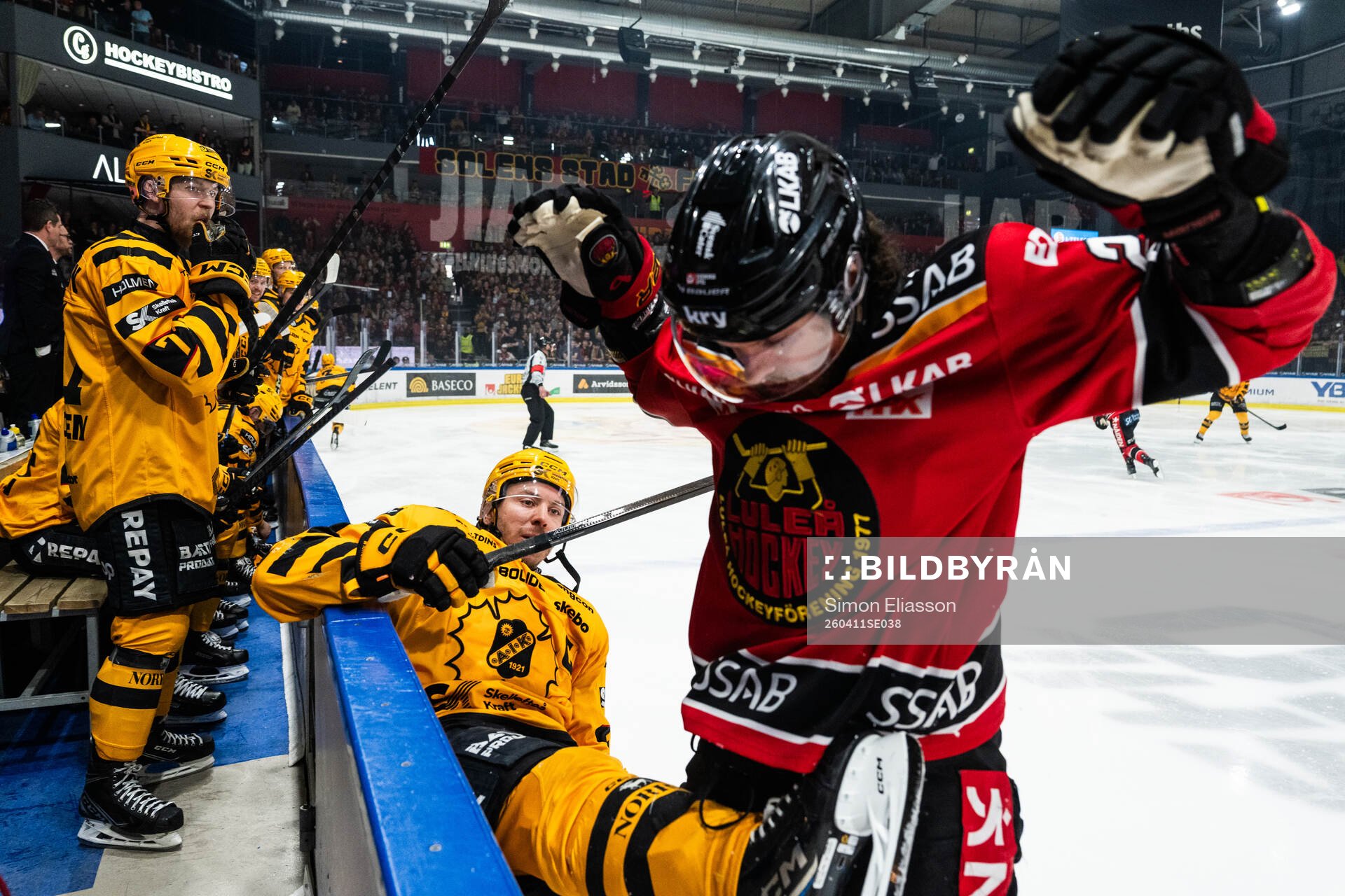 Skellefteås Pär Lindholm och Luleås Brendan Shinnimin