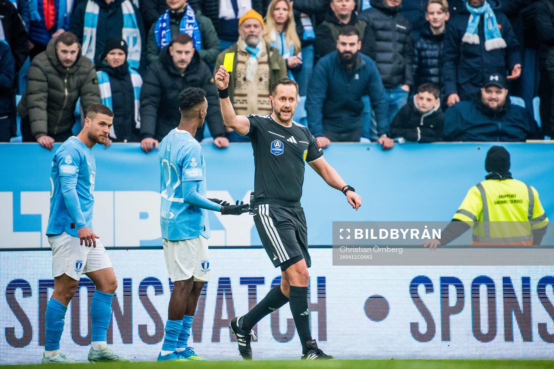 Malmö FFs Taha Ali varnas av domare Victor Wolf