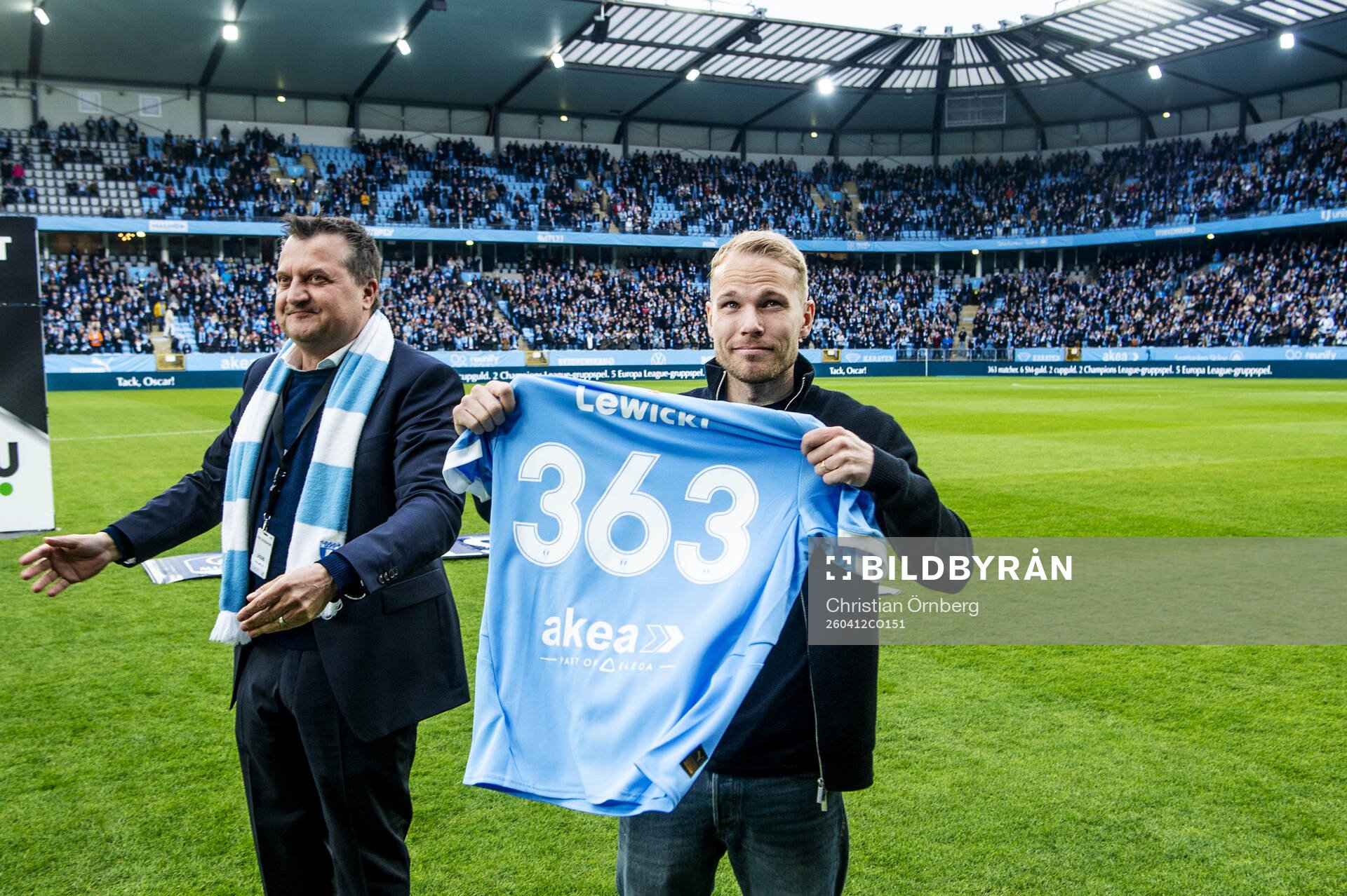 Malmö FFs ordförande Zlatko Rihter tackar av Oscar Lewicki
