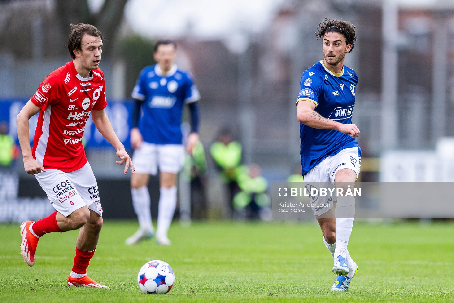 Degerfors Kazper Karlsson och Halmstads Rocco Ascone