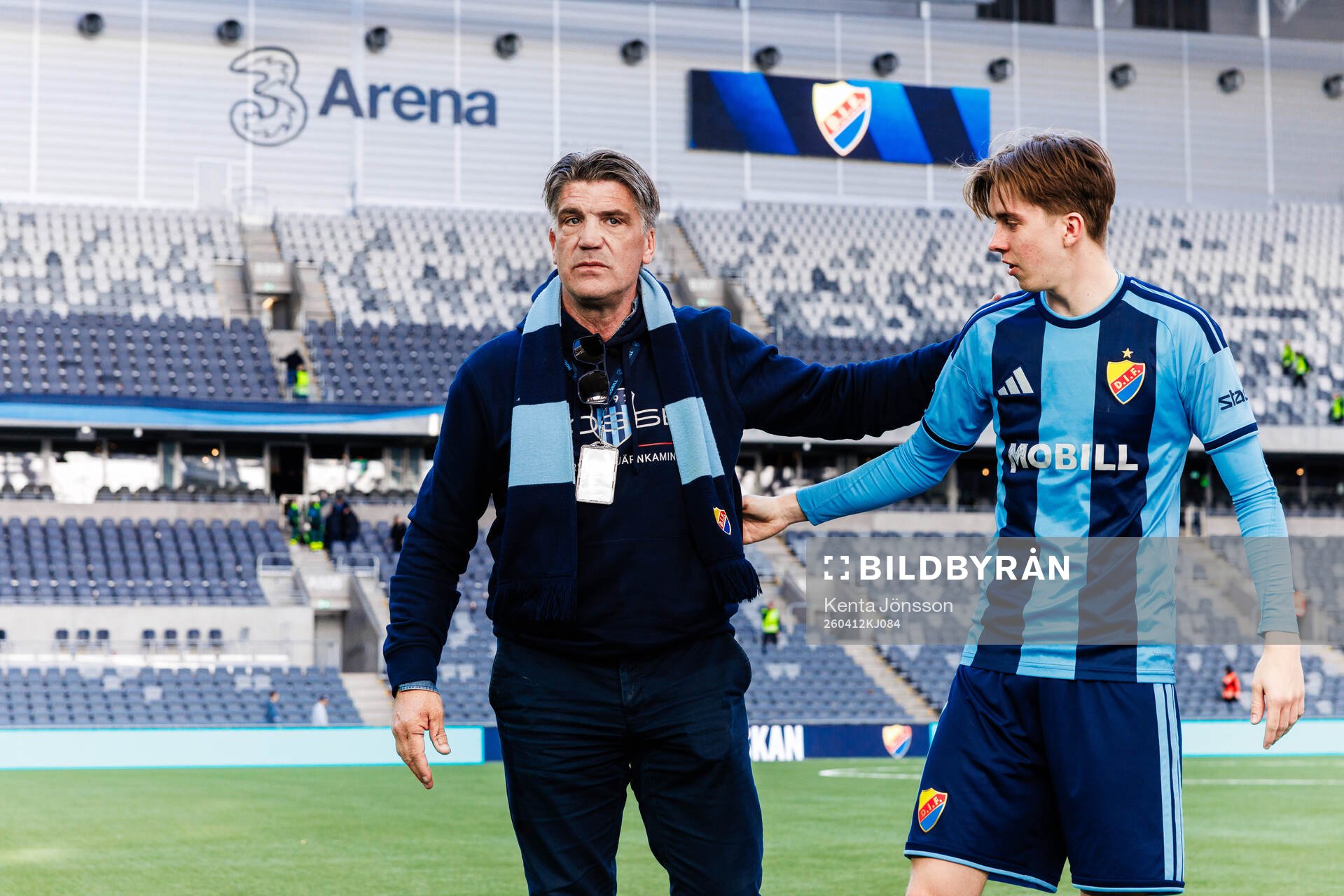 Djurgårdens sportchef Bosse Andersson med Max Larsson