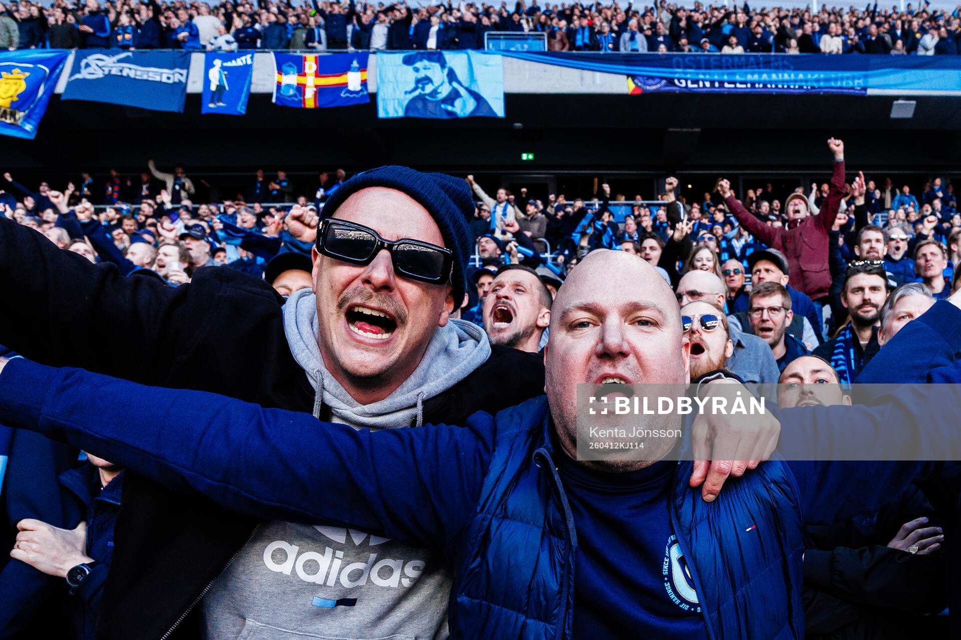 Djurgårdens supportrar jublar