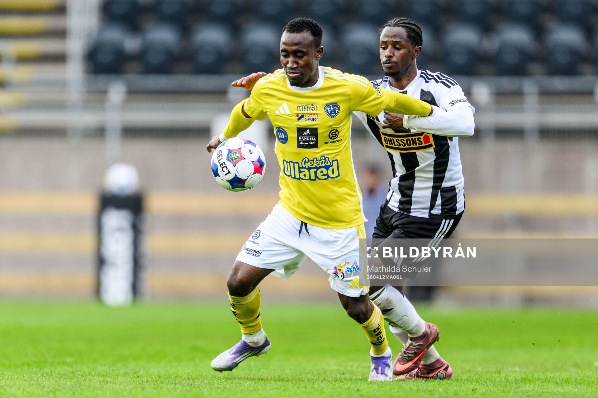 Falkenbergs Wanbe Godwin Aguda och Landskronas Max'Med Omar