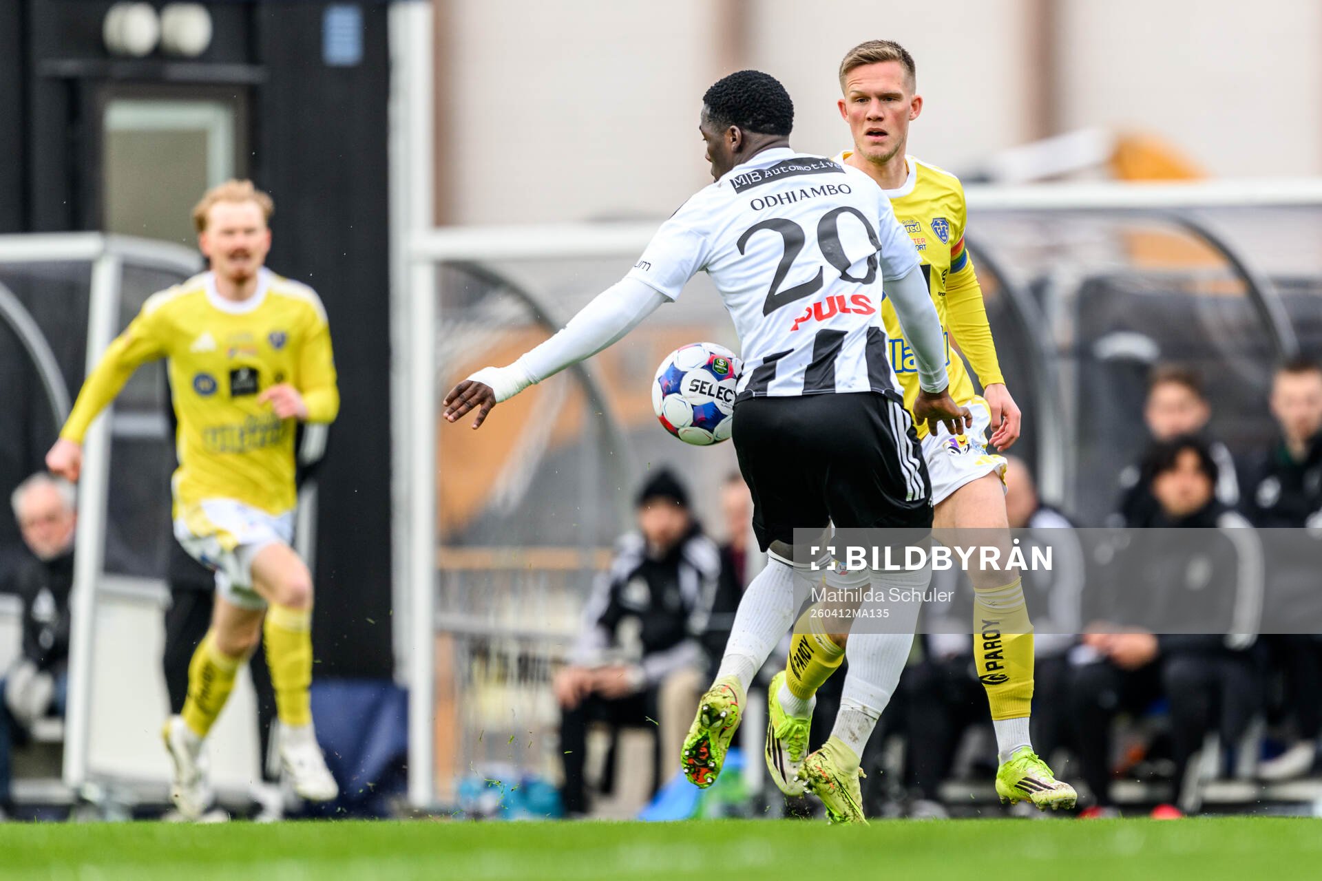 Falkenbergs Tim Stålheden och Landskronas Xavier Odhiambo