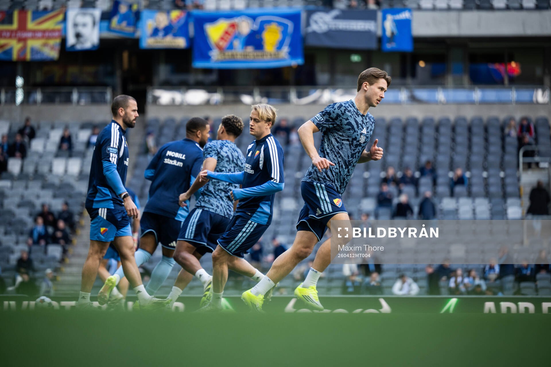 Djurgårdens spelare värmer upp