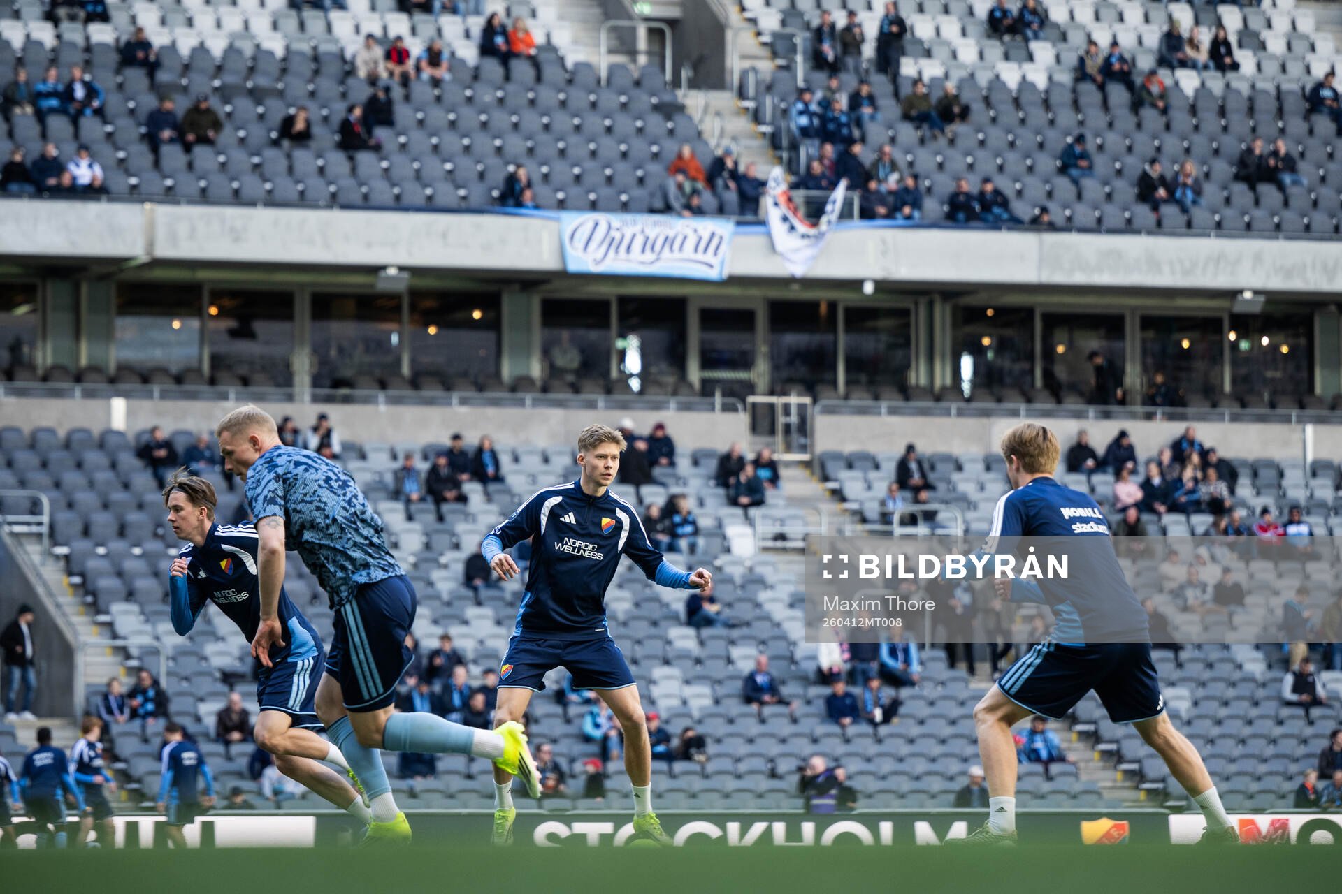 Djurgårdens spelare värmer upp