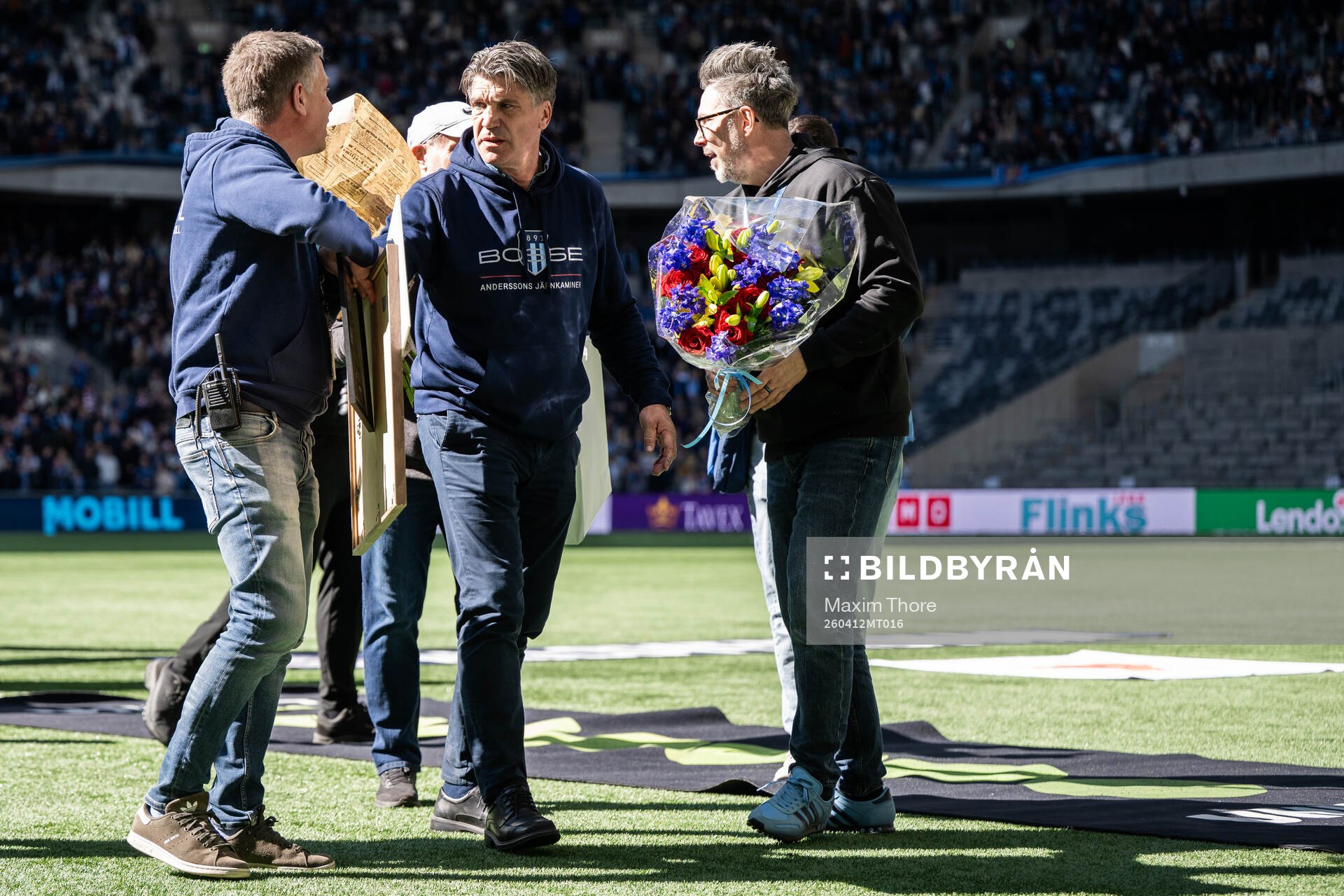 Djurgårdens sportchef Bosse Andersson tackas av