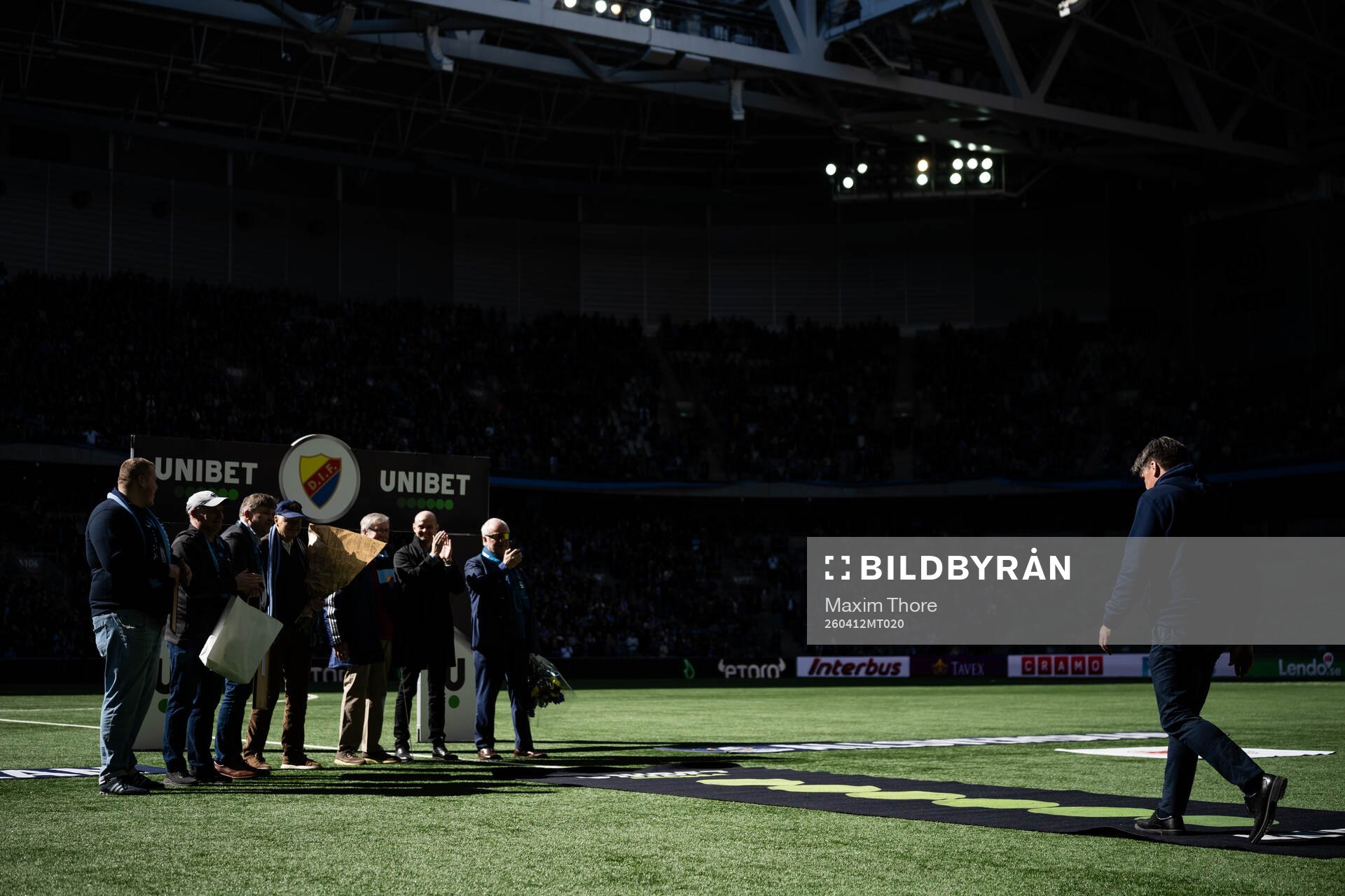 Djurgårdens sportchef Bosse Andersson tackas av