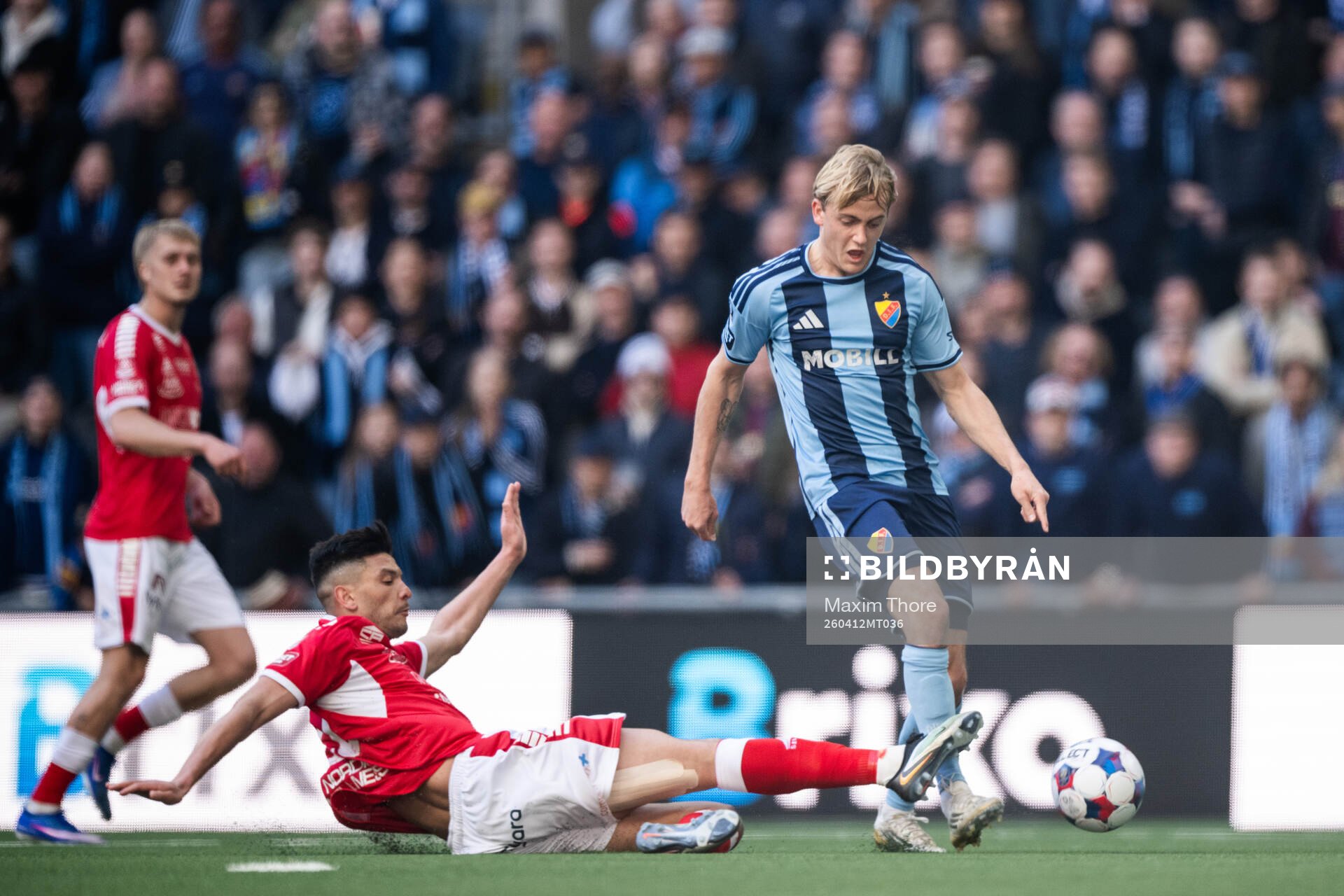 Kalmars Achraf Dari och Djurgårdens Oskar Fallenius