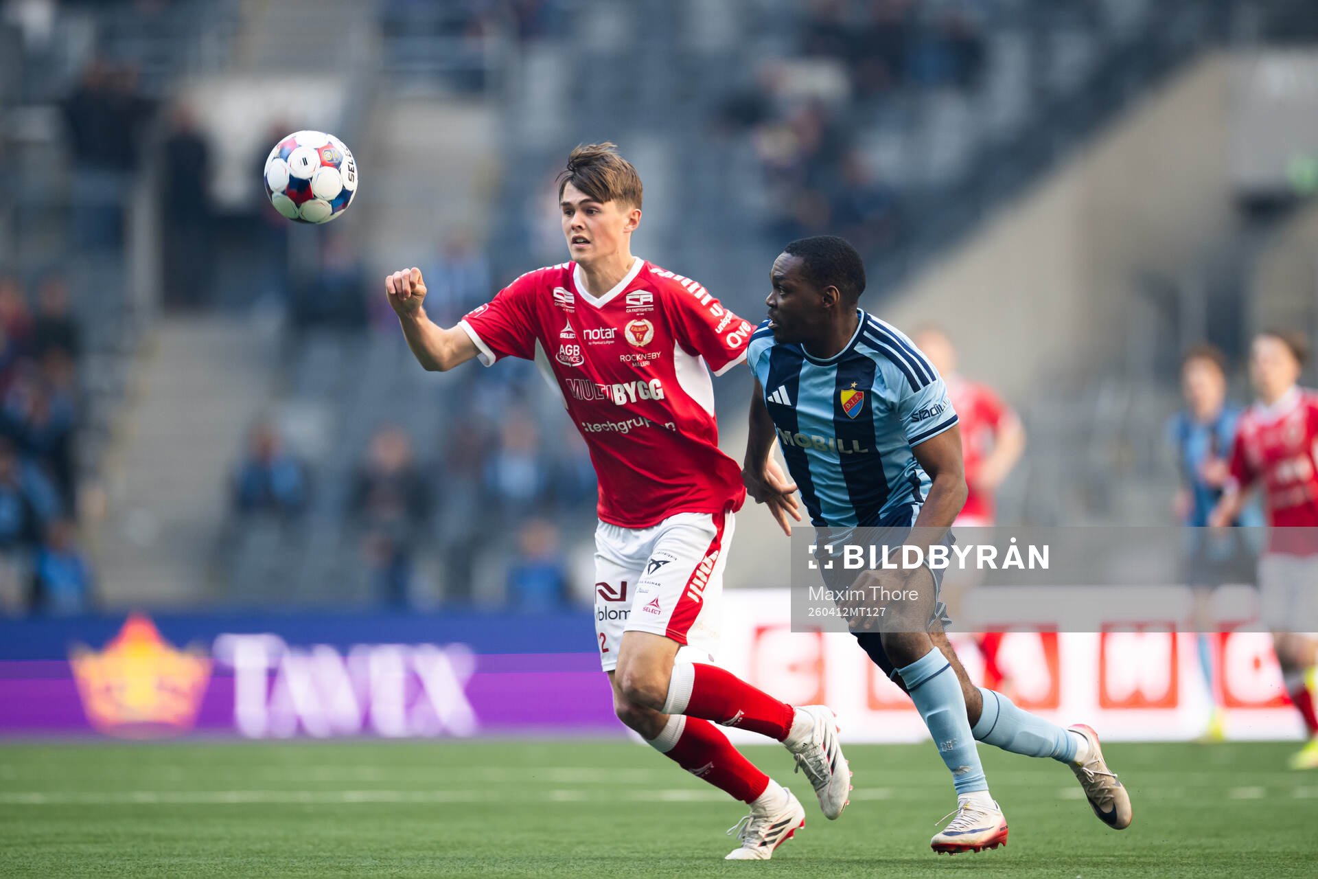 Kalmars Zakarias Råvik och Djurgårdens Joel Asoro