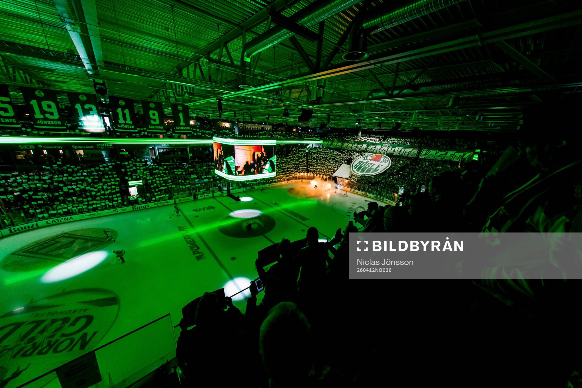 Rögles supportrar med ett tifo