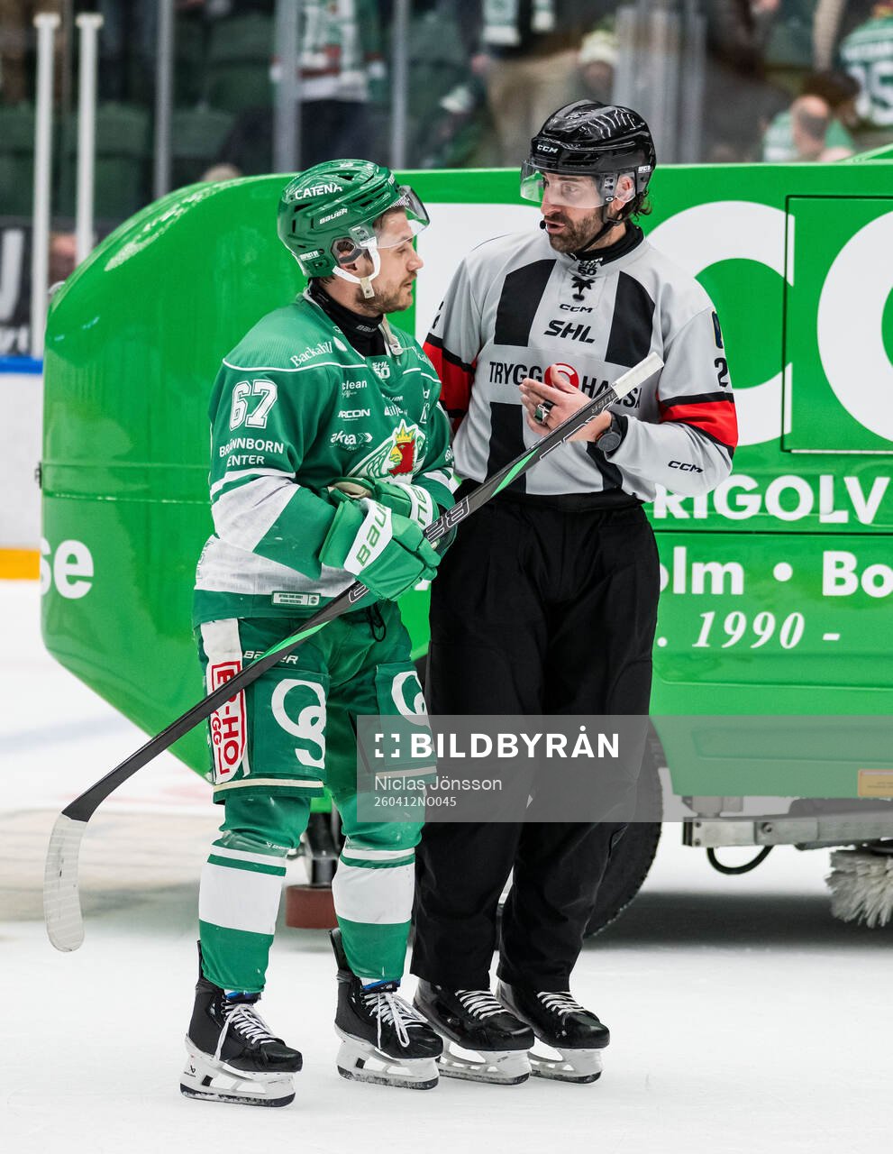 Rögles Leon Bristedt och Domare Mikael Sjöqvist