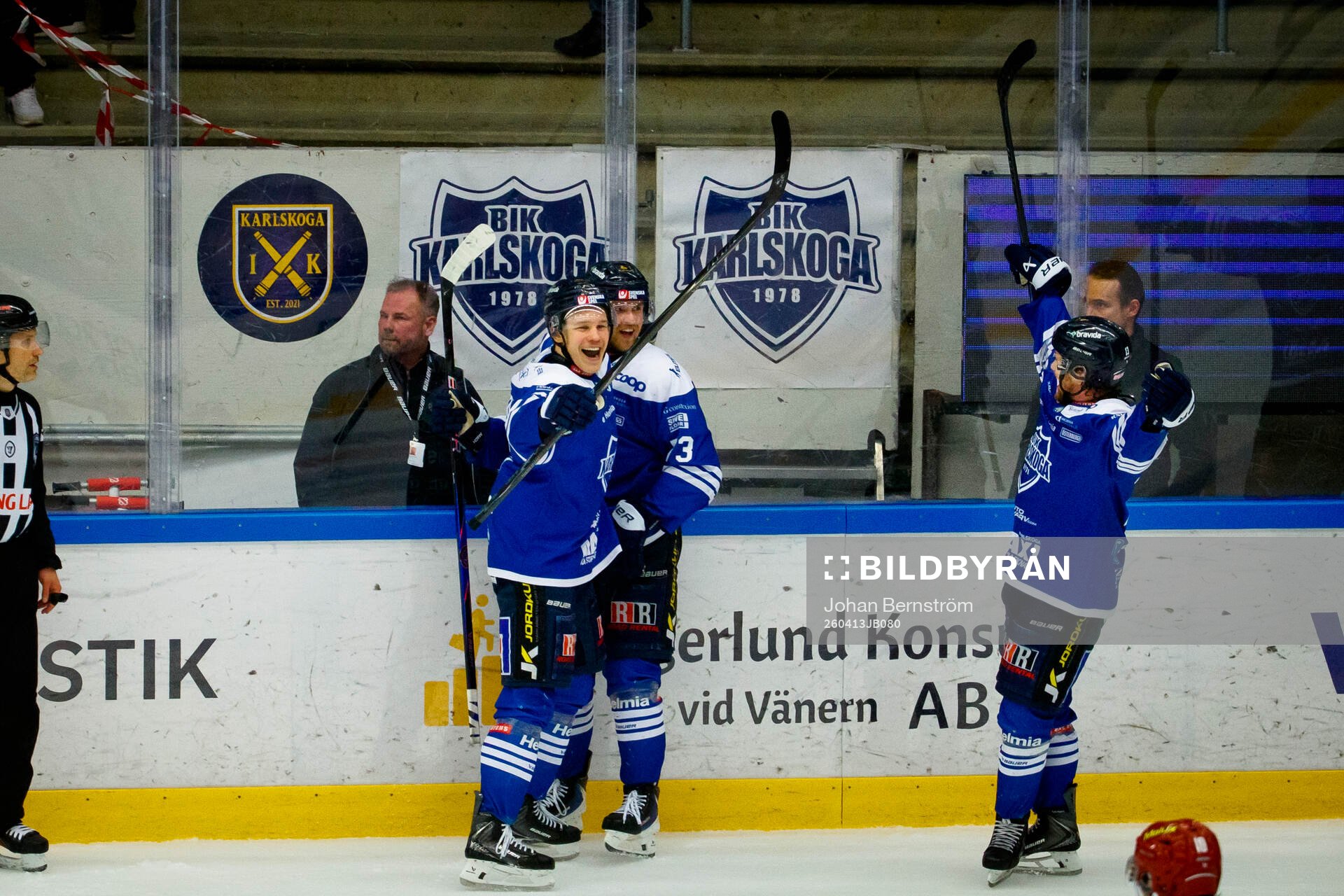 Karlskogas Oliver Eklind gör 4-1 och jublar