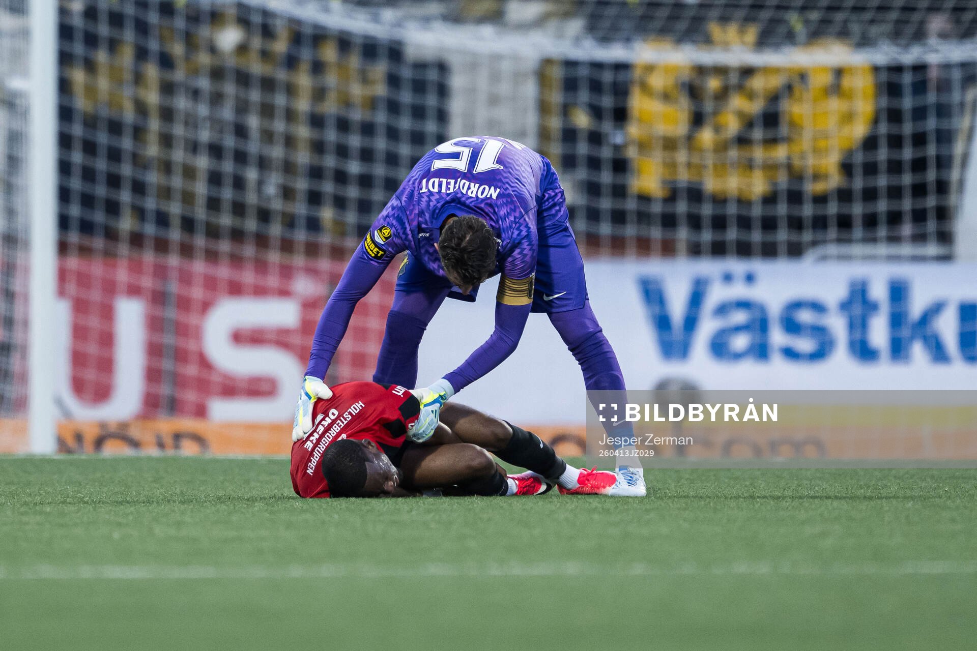 Brommapojkarnas Obilor Denzel Okeke har ont