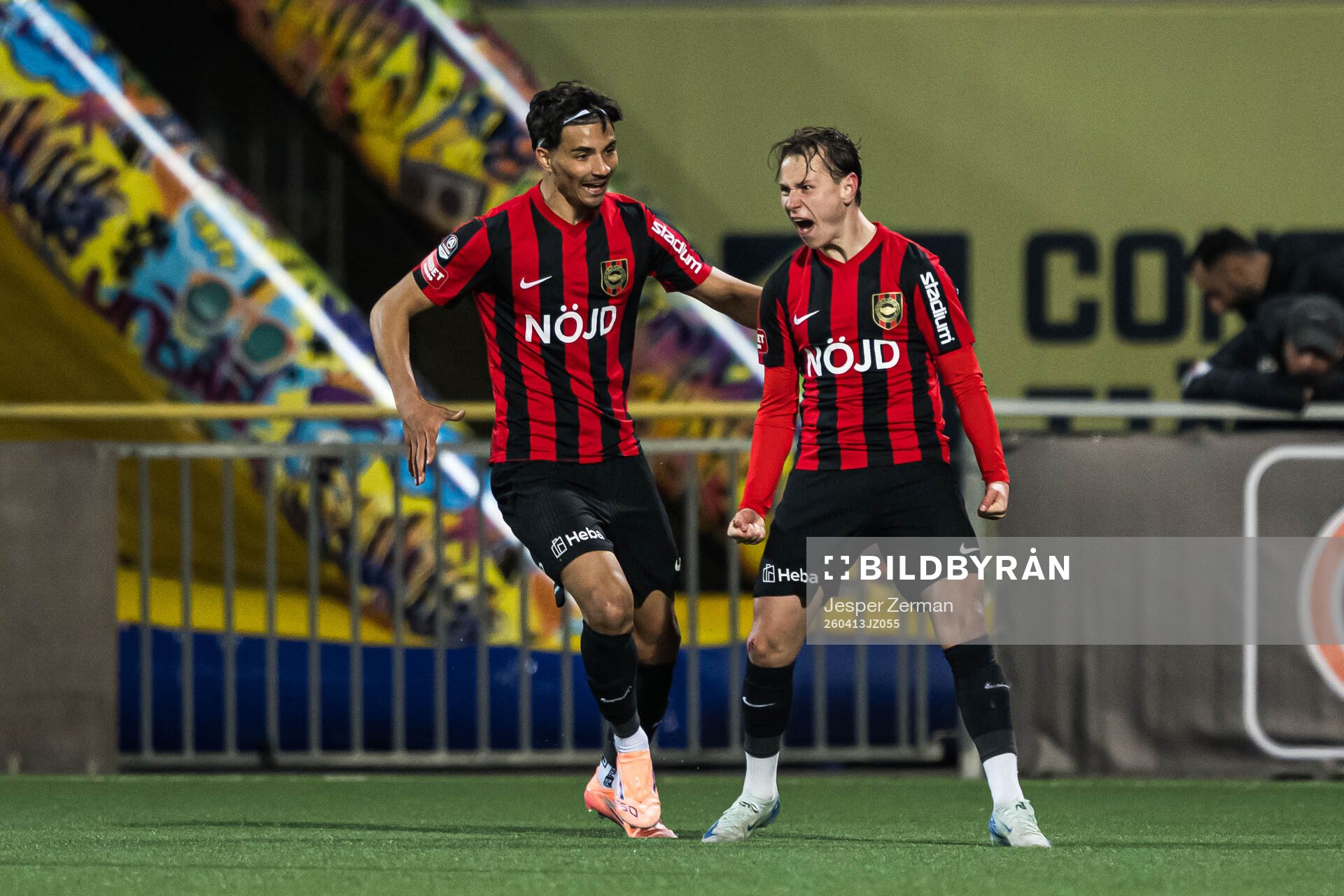 Brommapojkarnas Alex Timossi Andersson jublar