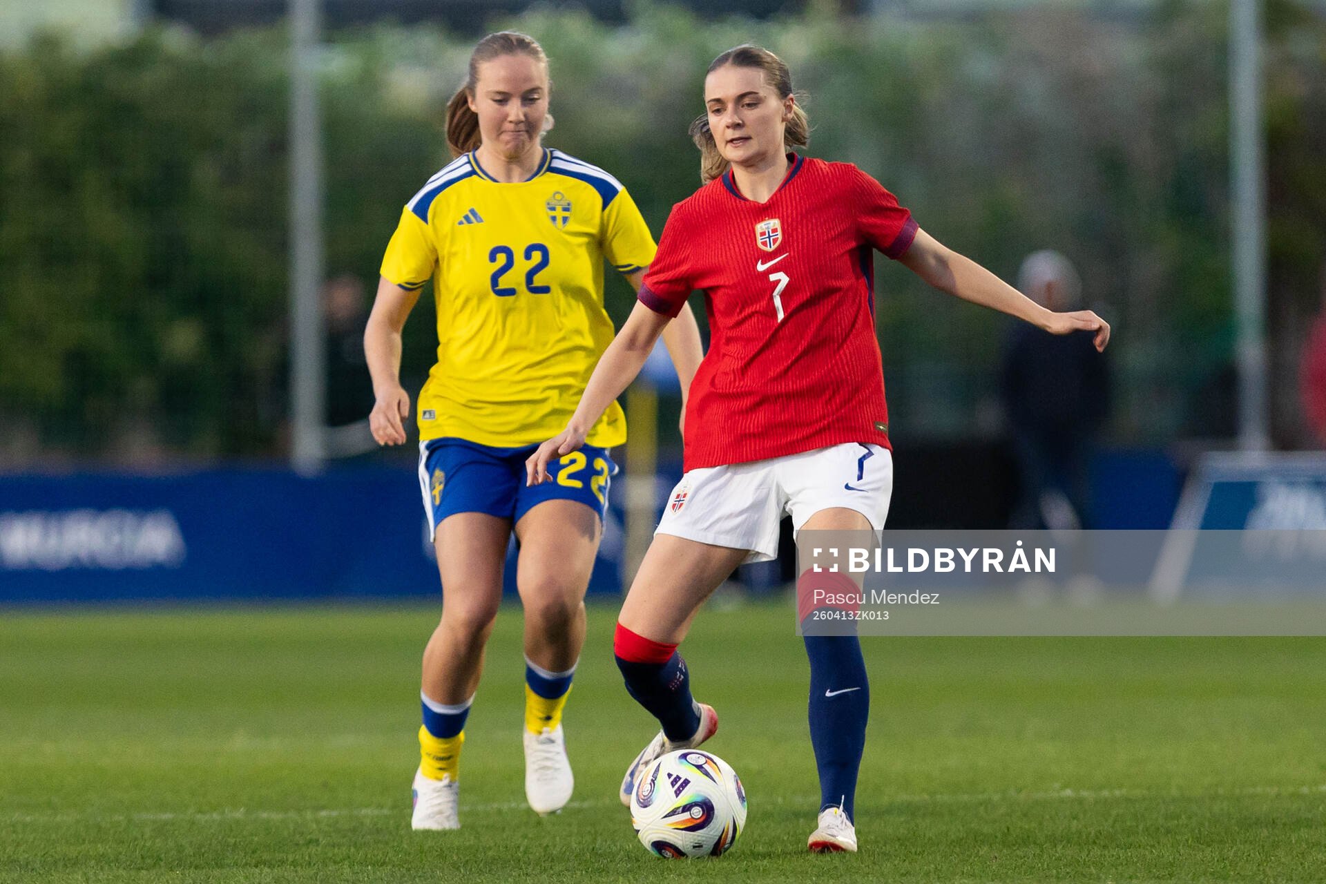 Mathilde Janzen of Sweden and Eline Hegg of Norway