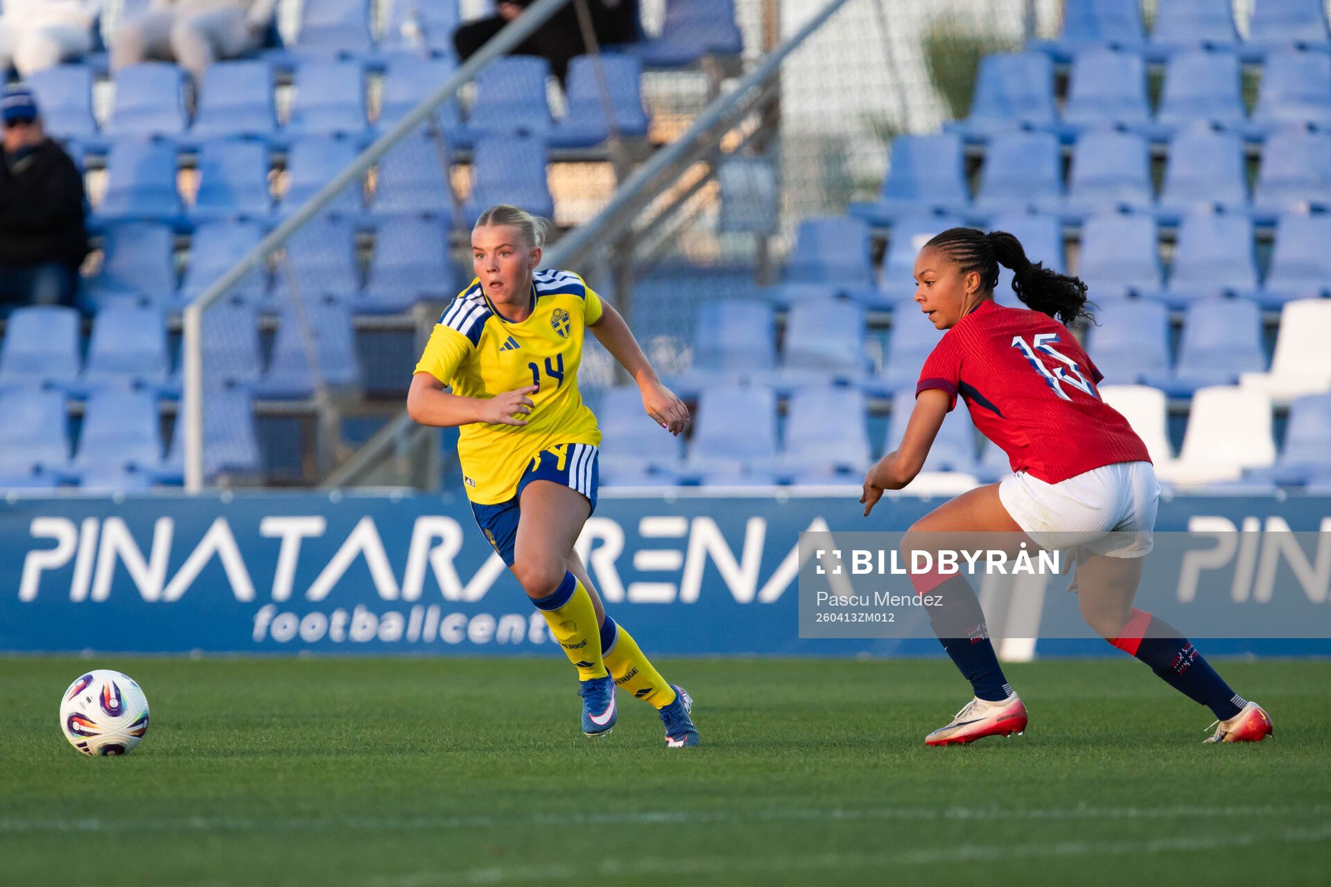 Matilda Nildén of Sweden and Josefine Birkelund of Norway