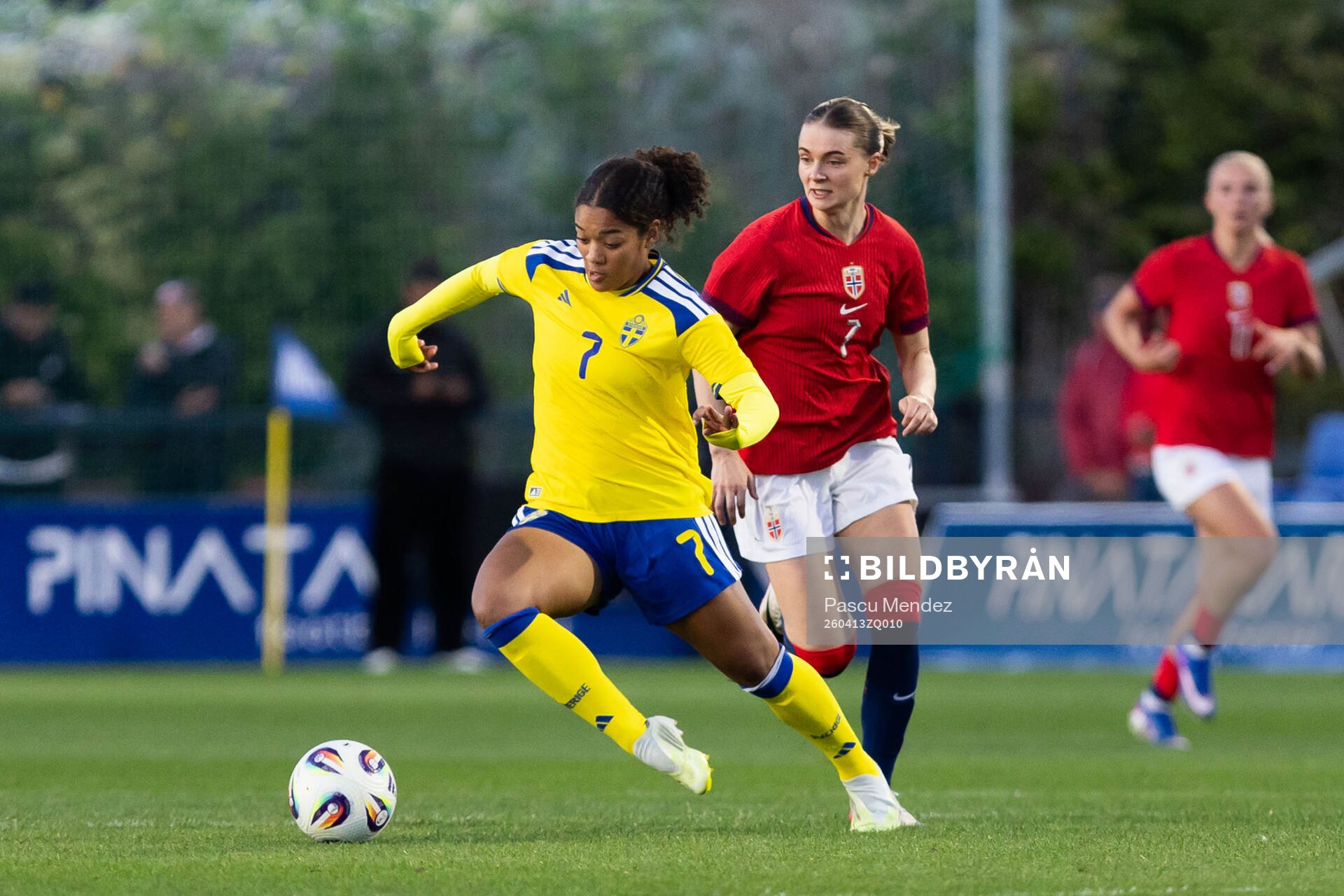 Evelina Duljan of Sweden and Eline Hegg of Norway
