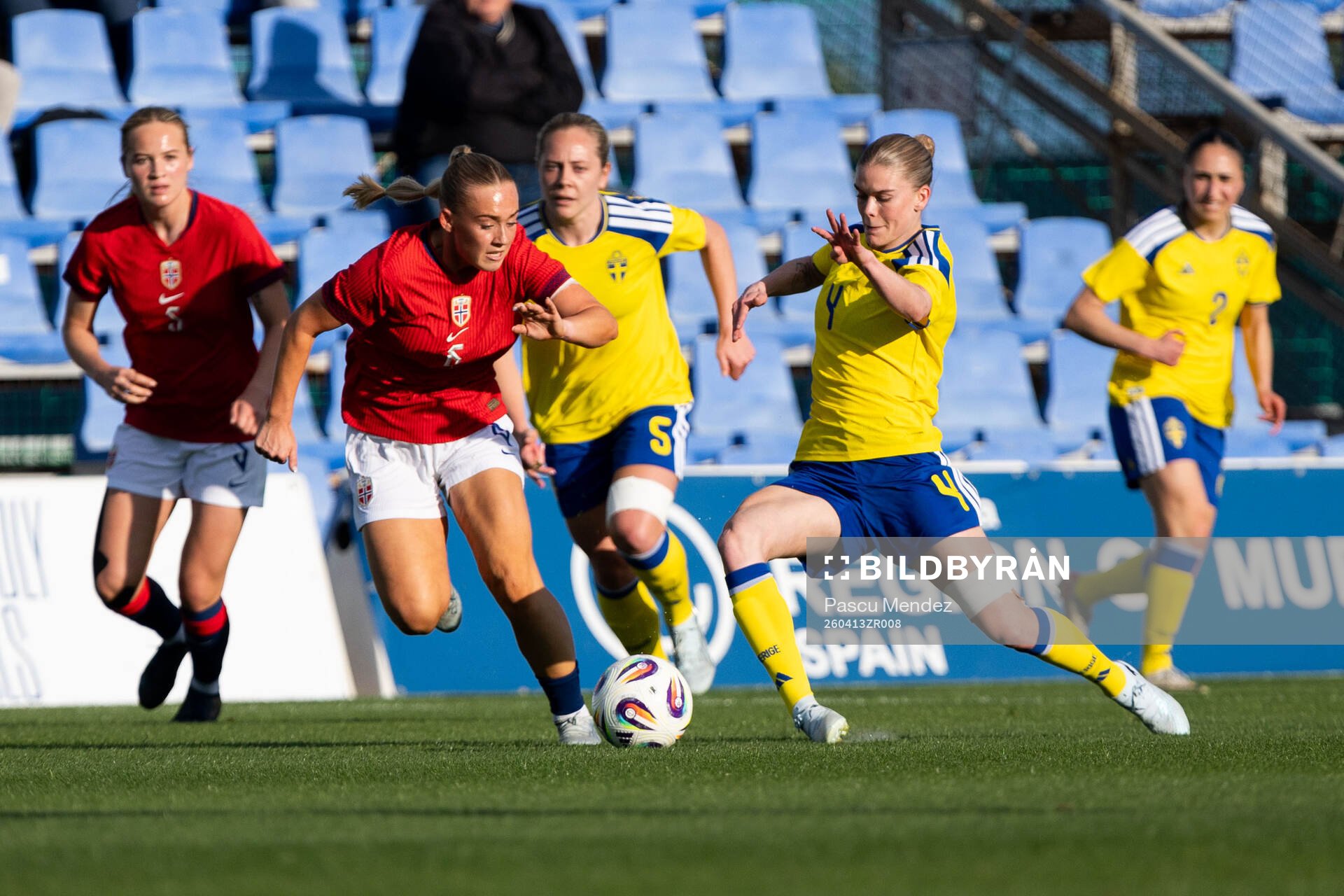 Julie Jorde of Norway and My Cato of Sweden