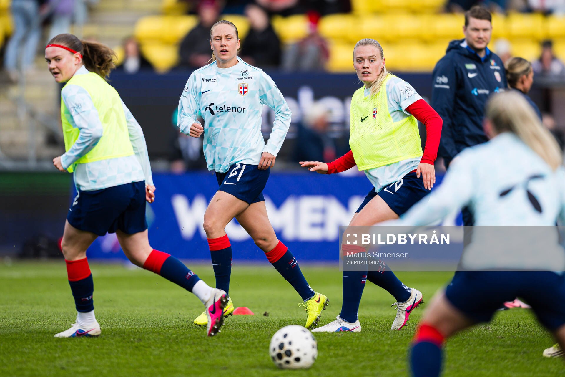 Lisa Naalsund of Norway warms up