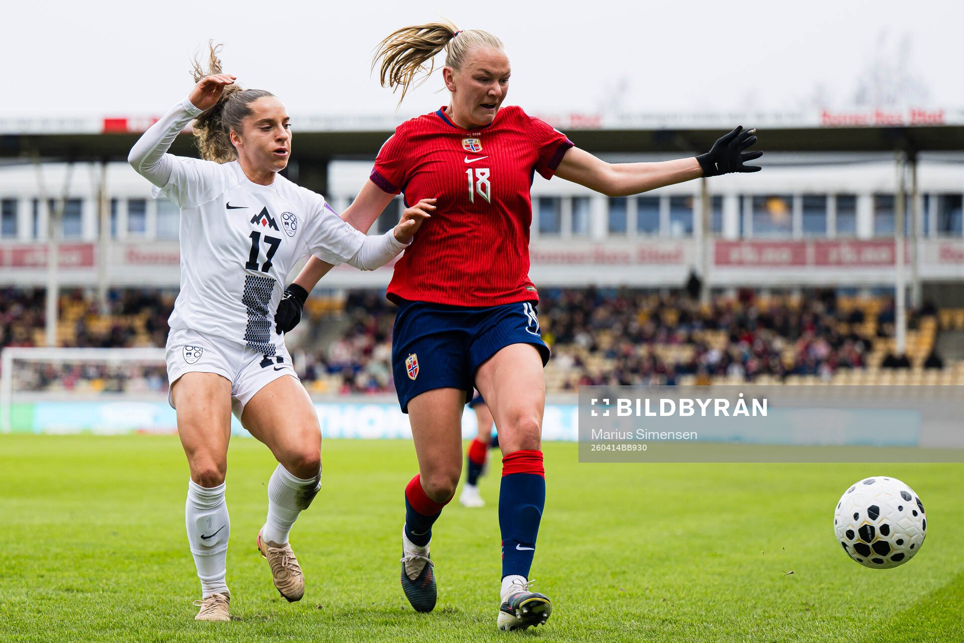 Izabela Križaj of Slovenia and Frida Maanum of Norway