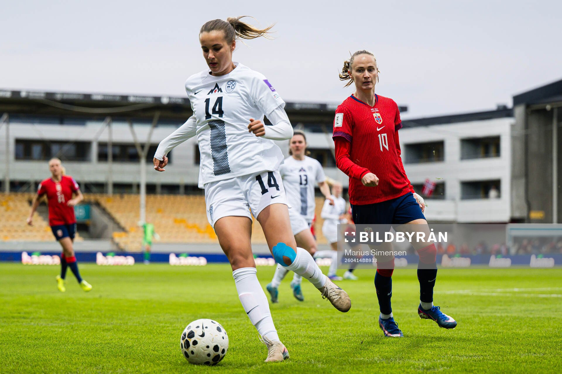 Tinkara Testen of Slovenia and Caroline Graham Hansen of