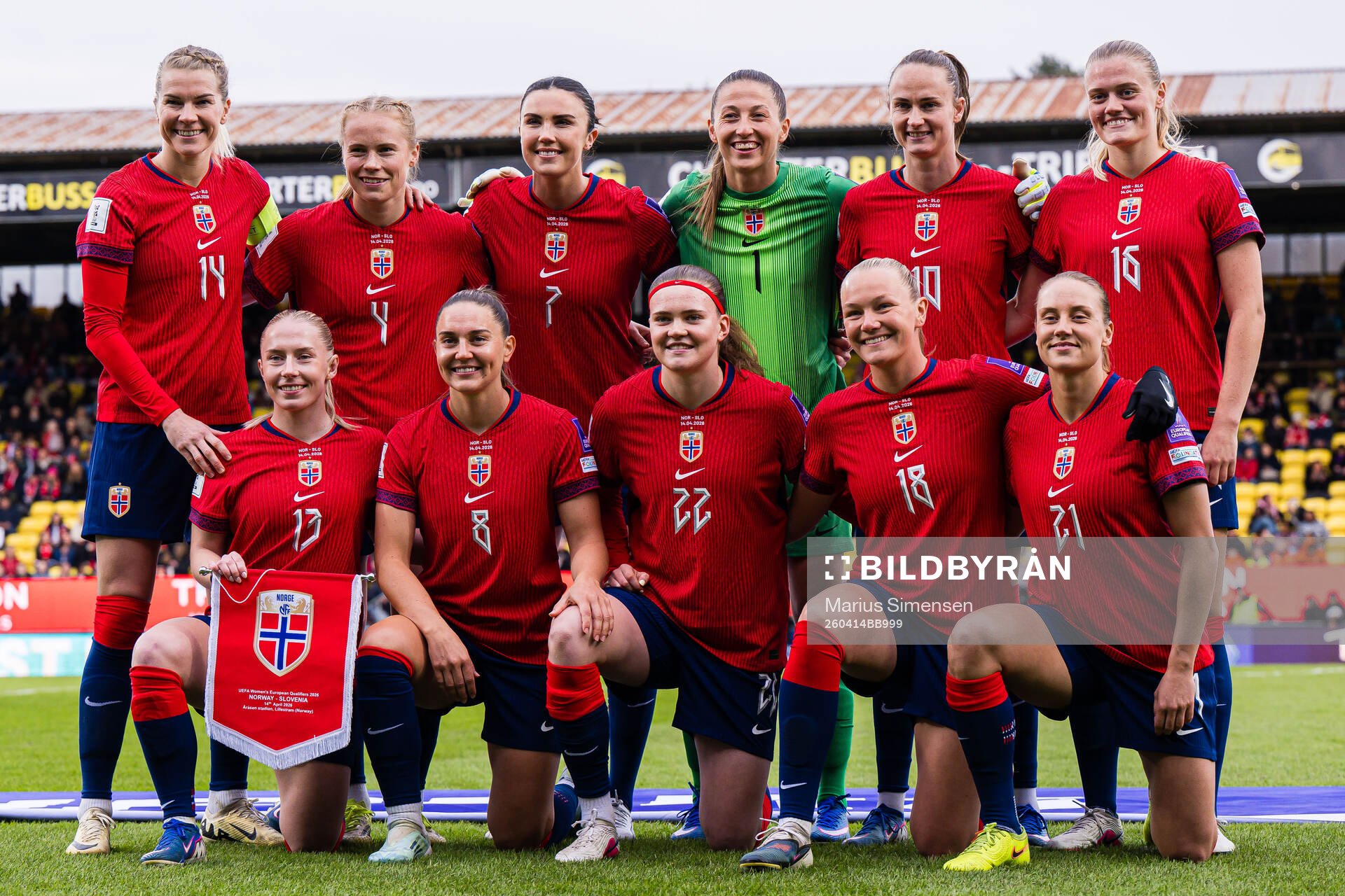 The starting eleven of Norway, from the top left; Ada