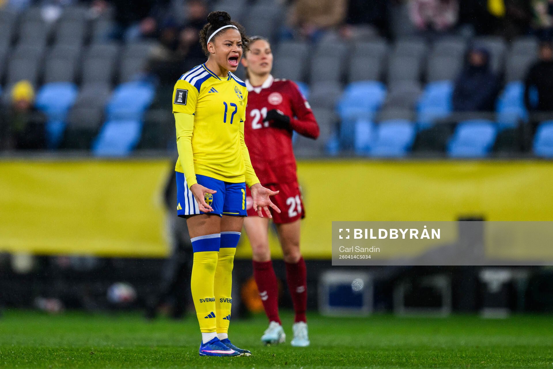 Felicia Schröder of Sweden reacts