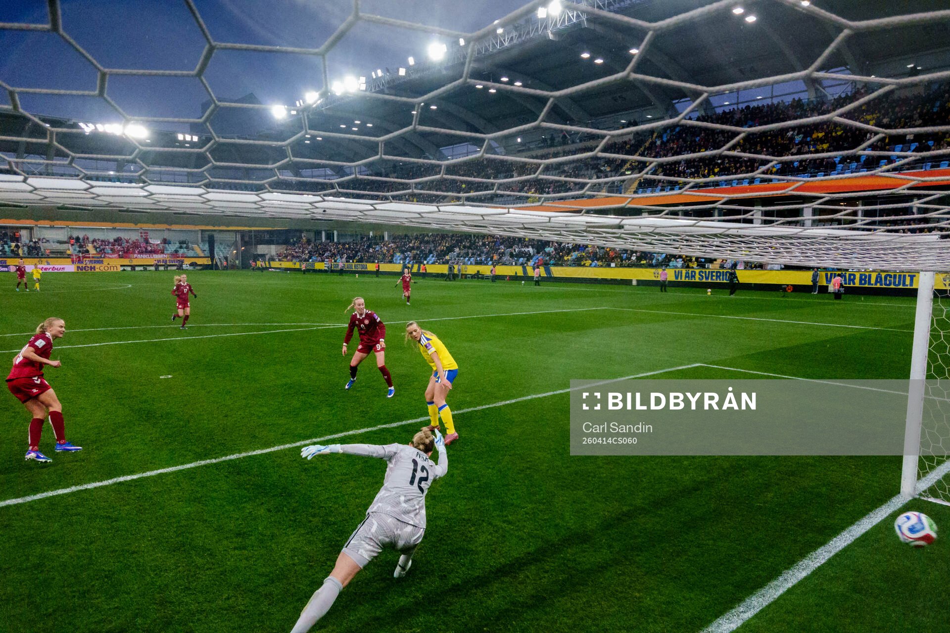 Pernille Harder of Denmark scores 1-1